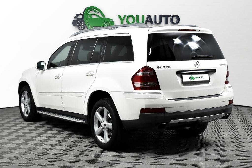 Mercedes-Benz GL-Класс 2008, белый