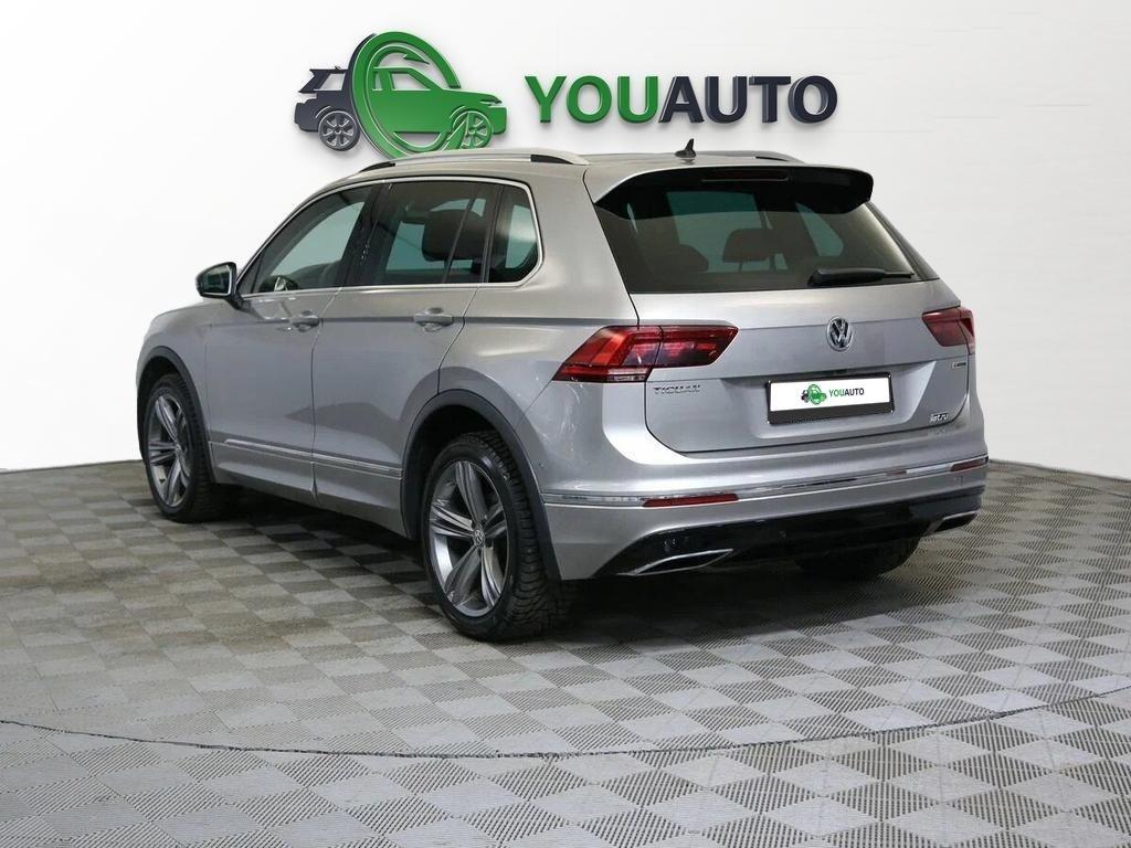 Volkswagen Tiguan 2019, серый