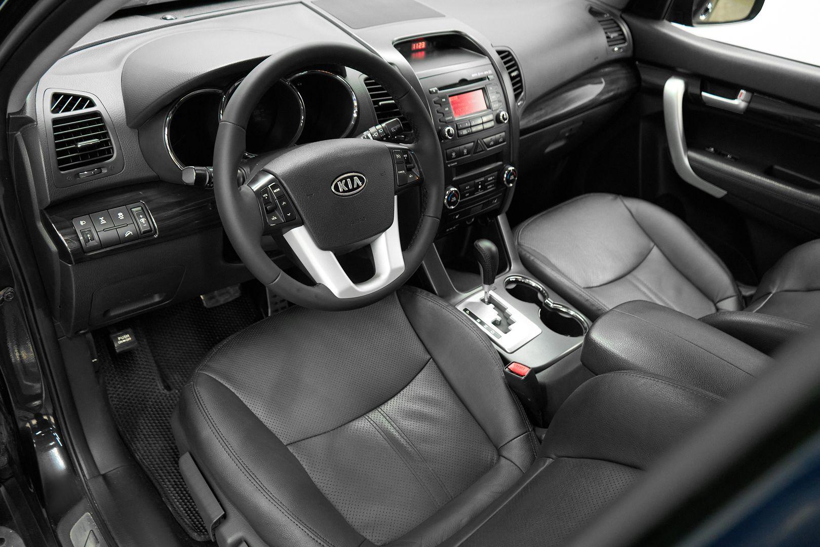 Kia Sorento 2010, черный