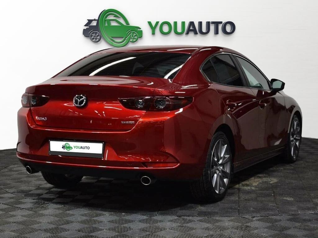 Mazda 3 2019, красный