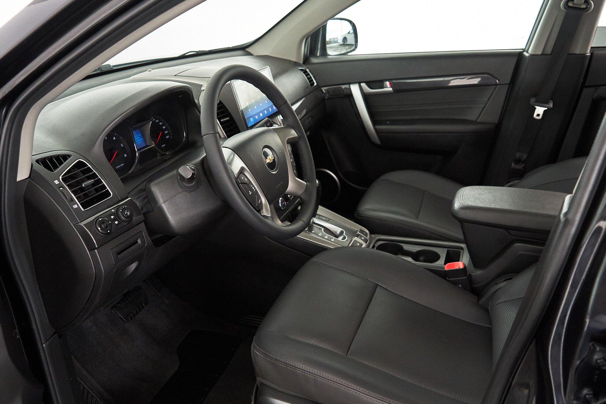 Chevrolet Captiva 2015, черный