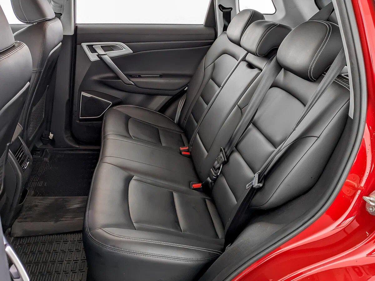 Geely Atlas 2020, красный
