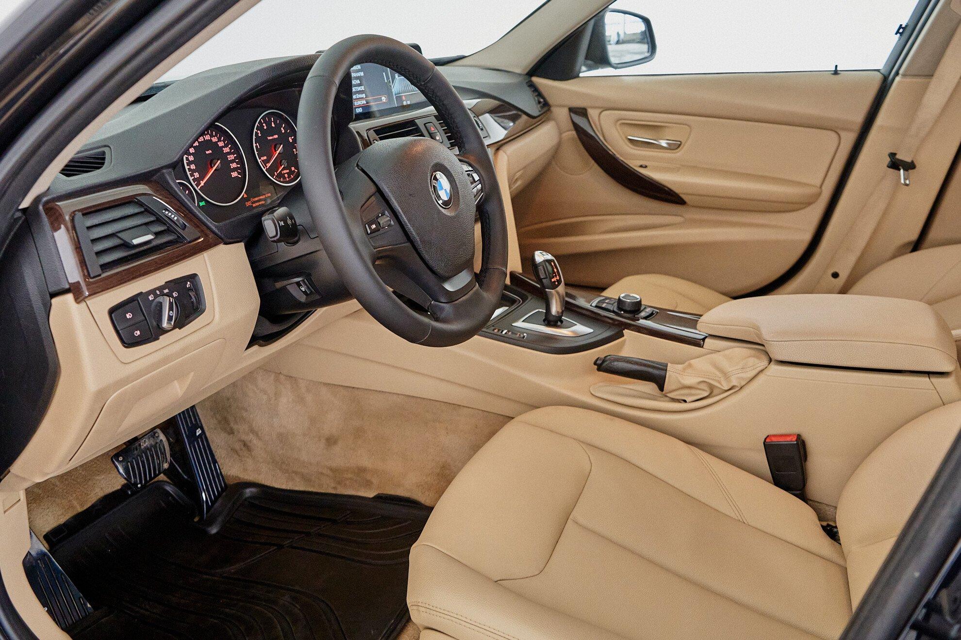 BMW 3 серии 2012, черный