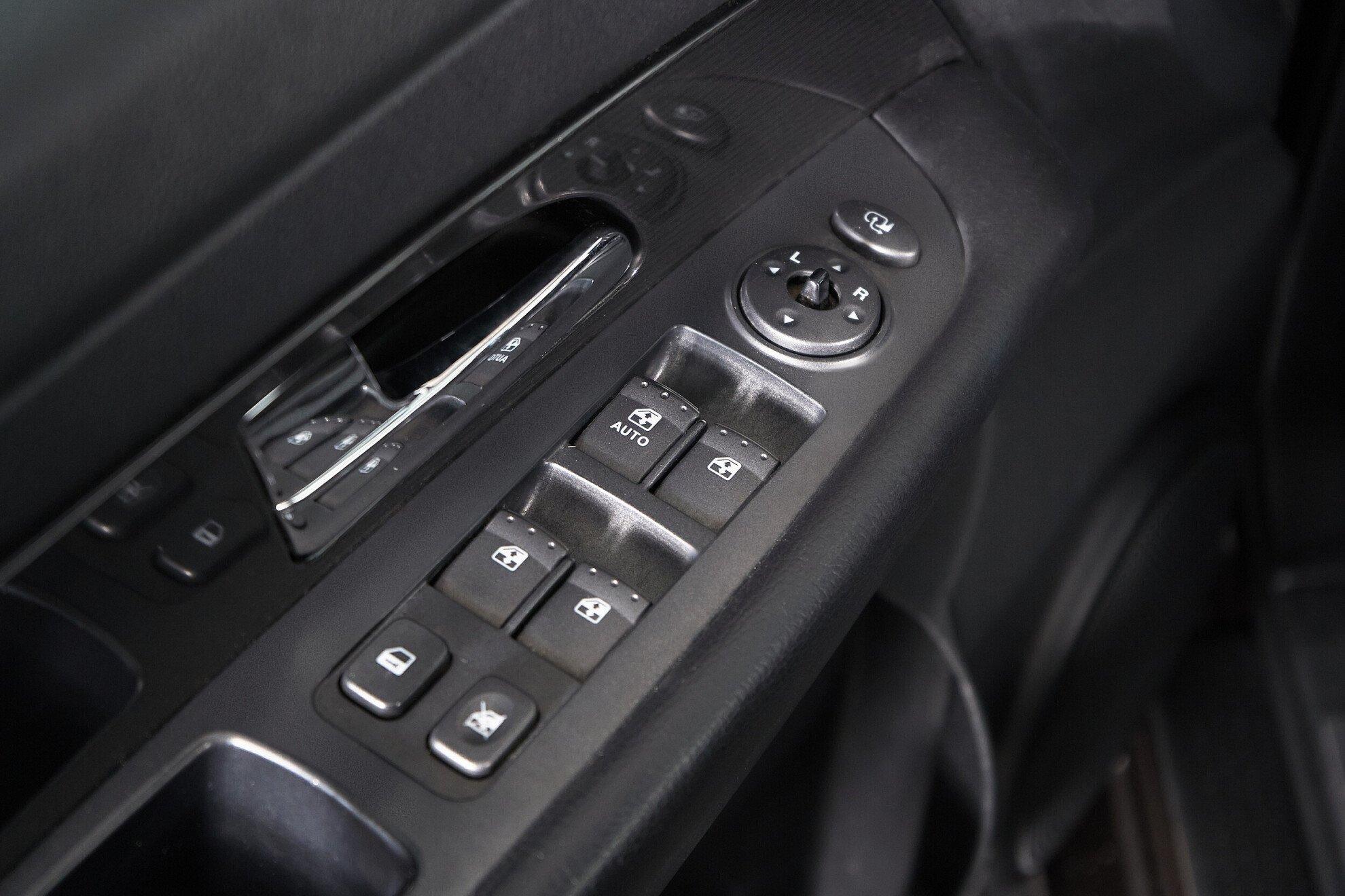 SsangYong Rexton 2011, пурпурный