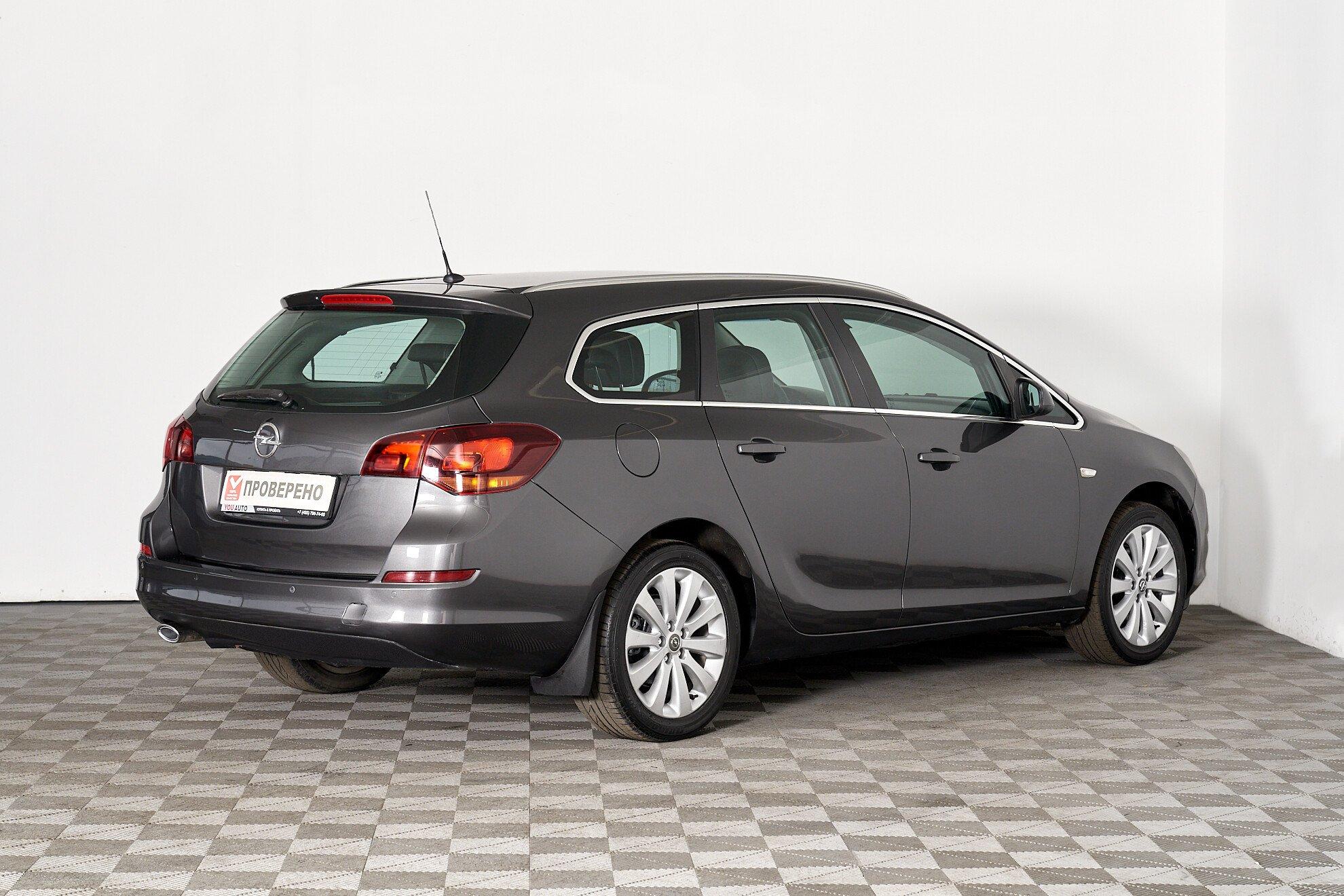 Opel Astra 2011, серый