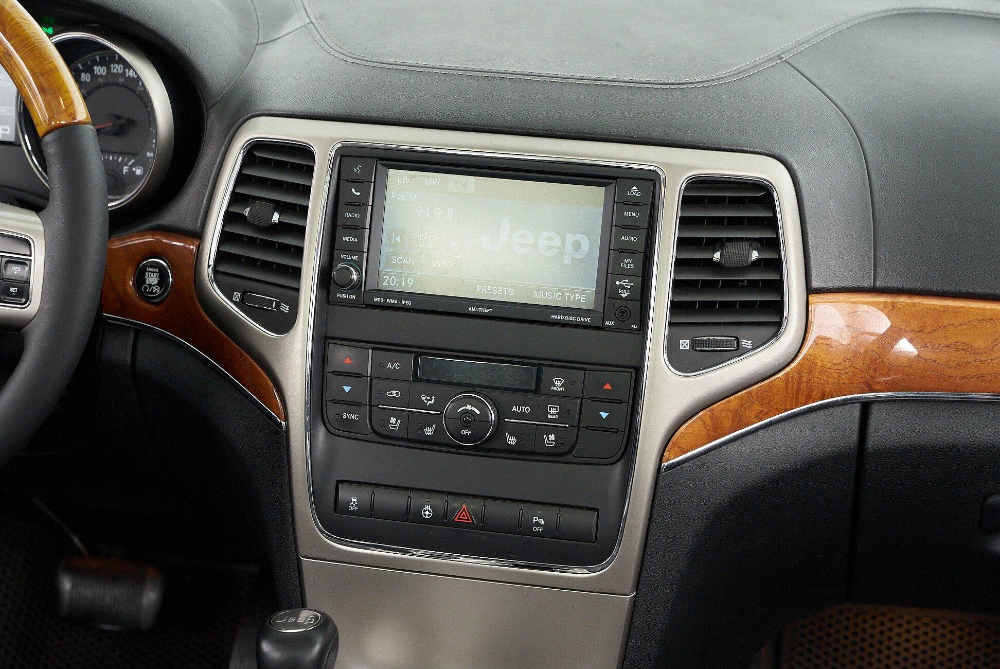 Jeep Grand Cherokee 2010, черный