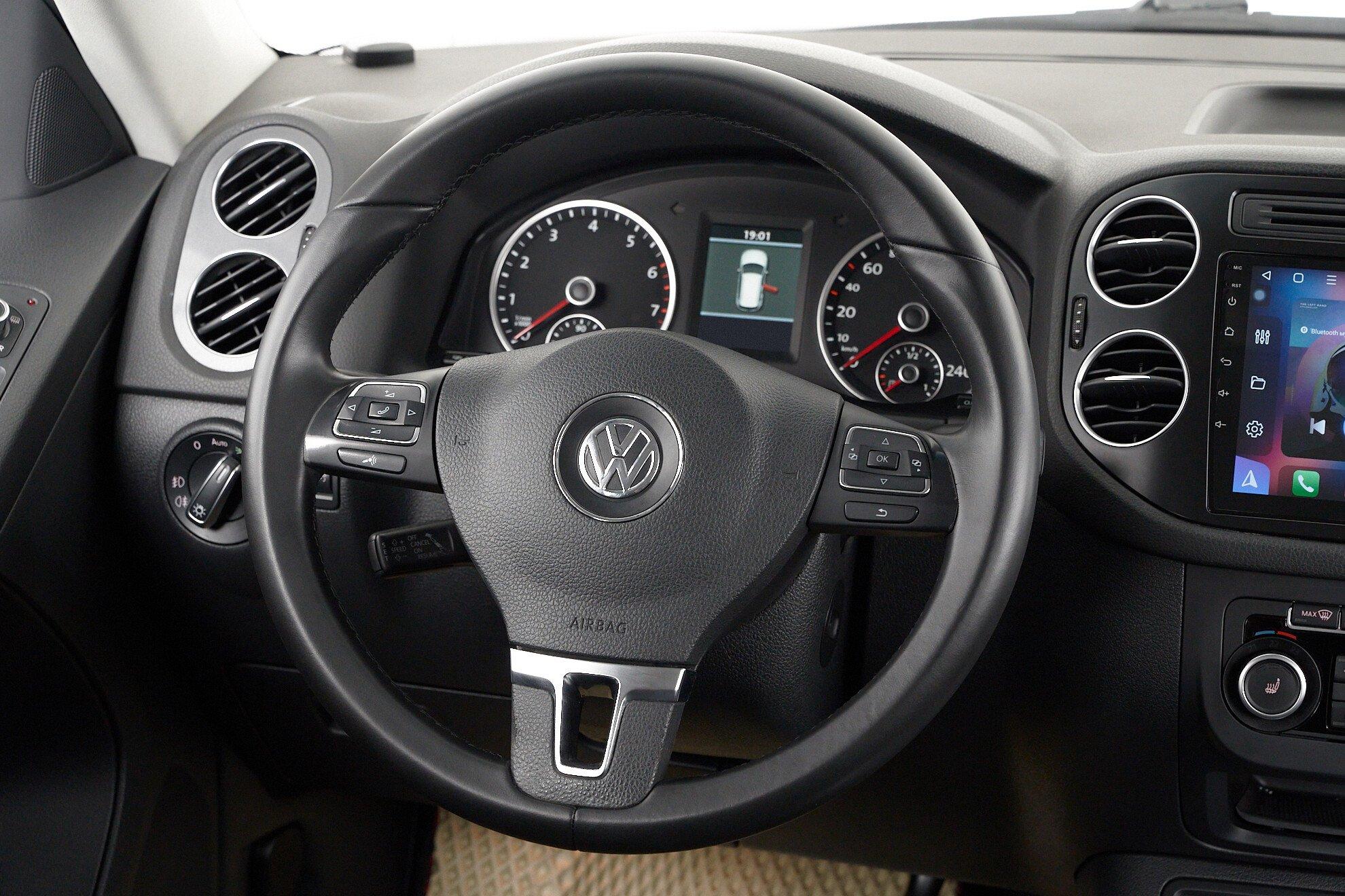 Volkswagen Tiguan 2015, белый