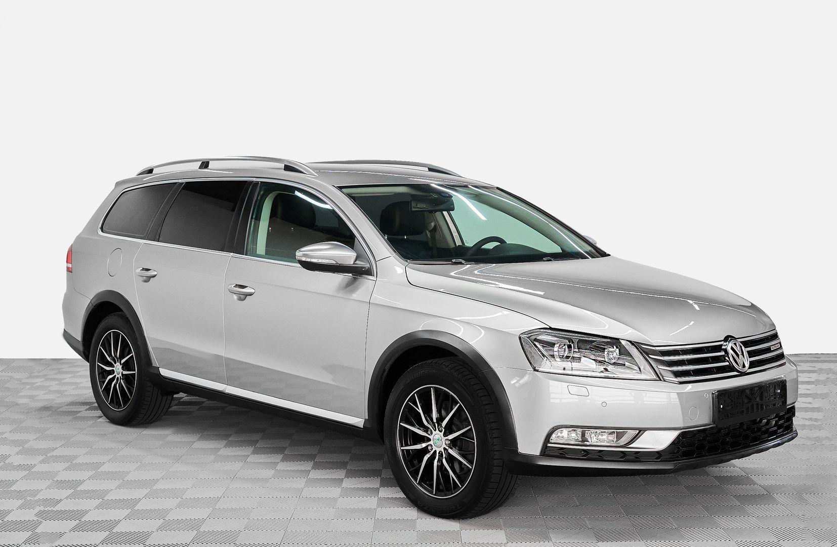 Volkswagen Passat 2012, серебряный