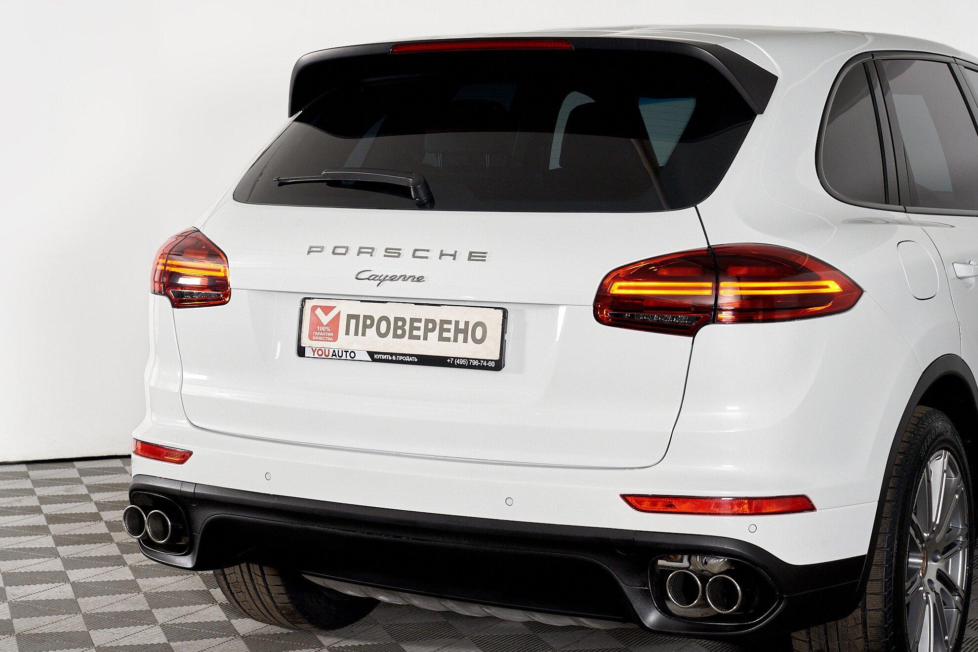 Porsche Cayenne 2016, белый