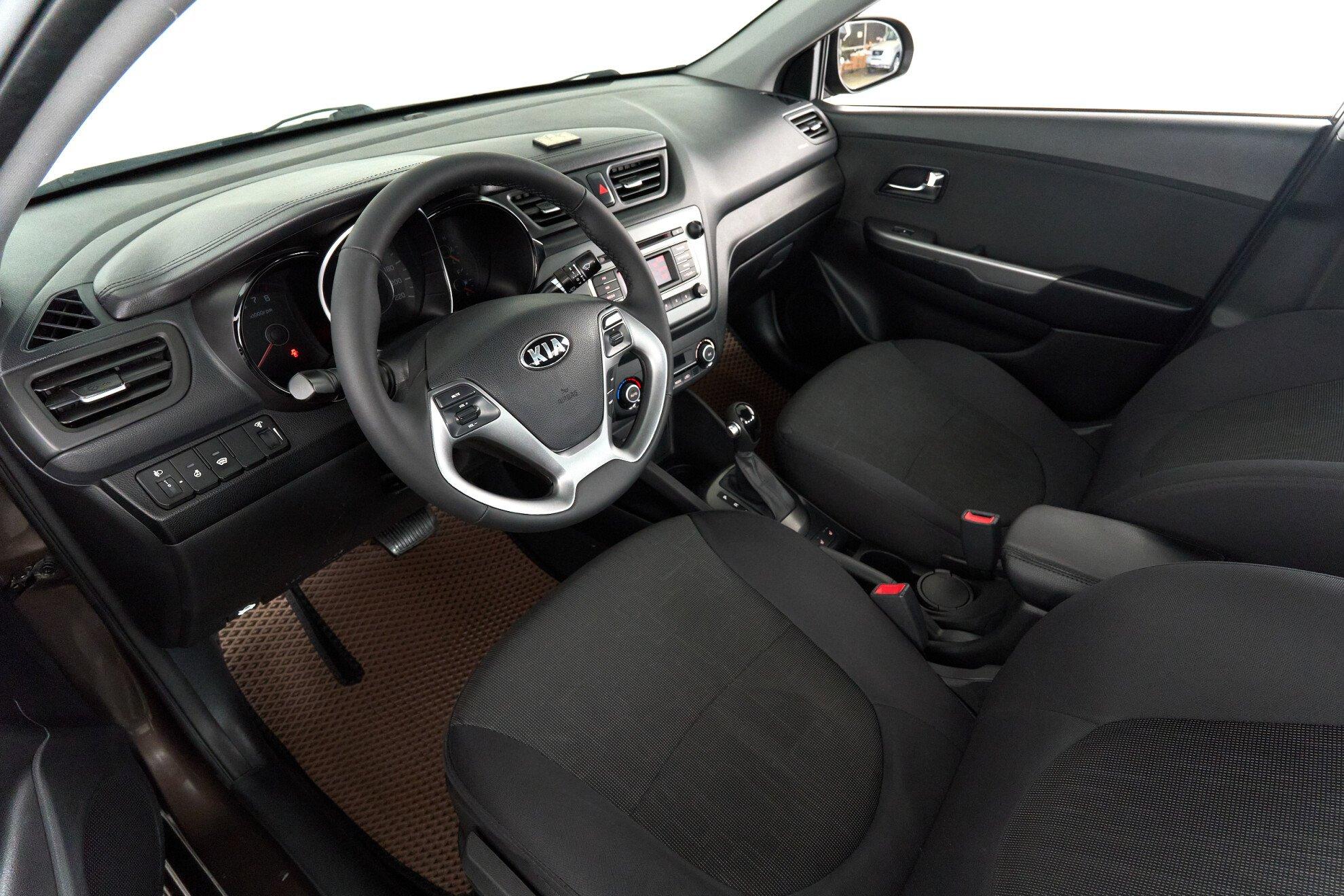 Kia Rio 2016, коричневый