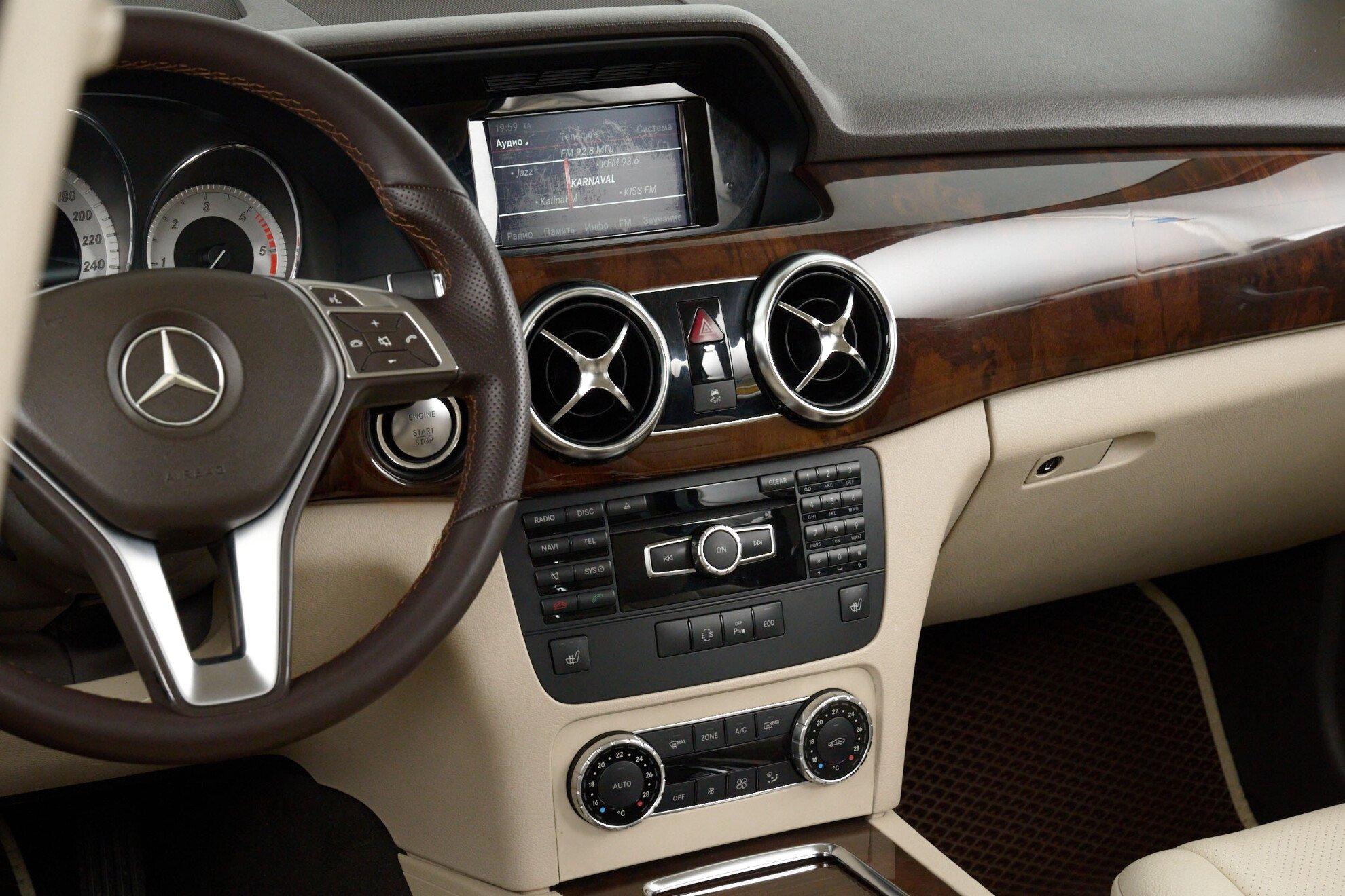 Mercedes-Benz GLK-Класс 2013, коричневый