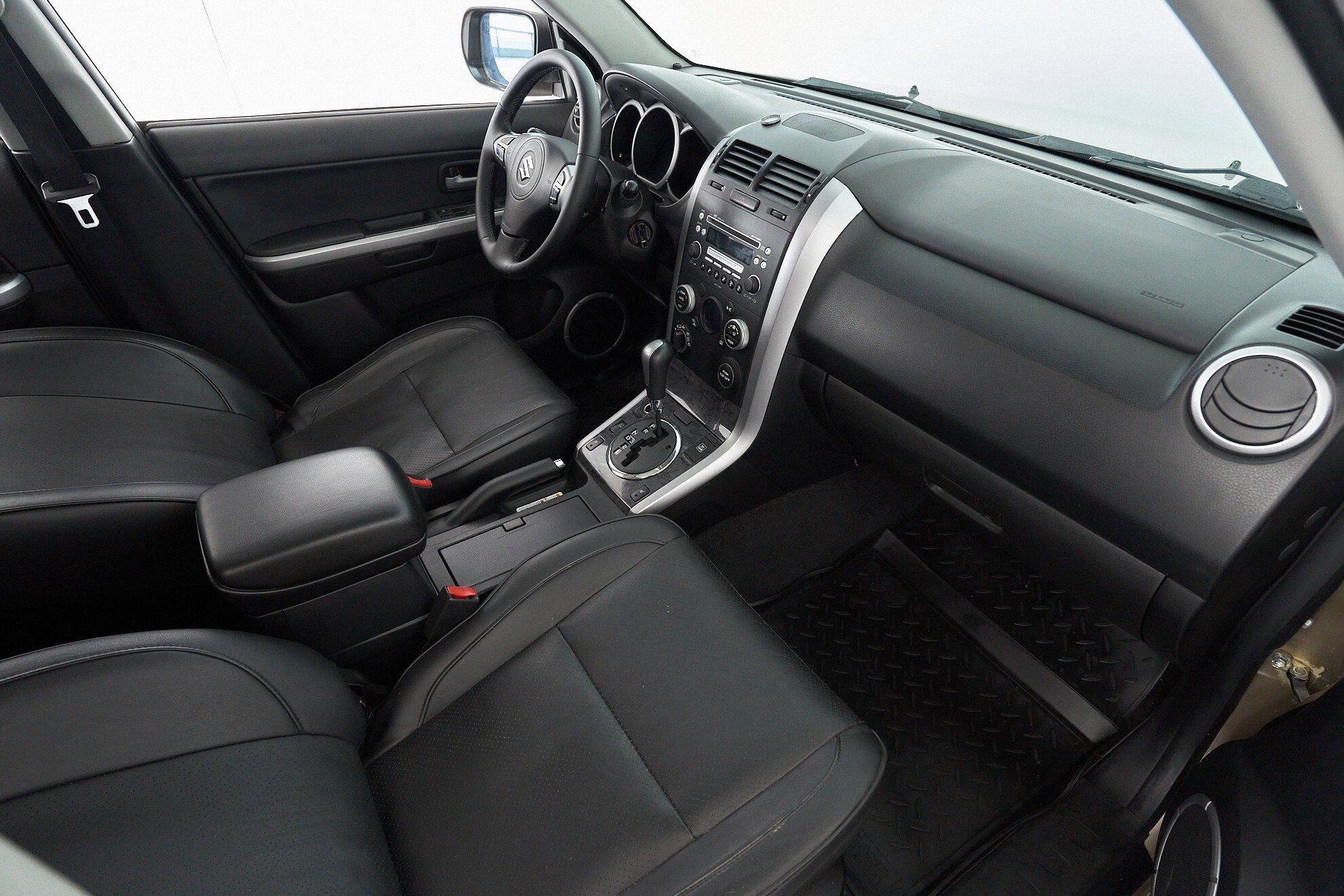 Suzuki Grand Vitara 2008, бежевый