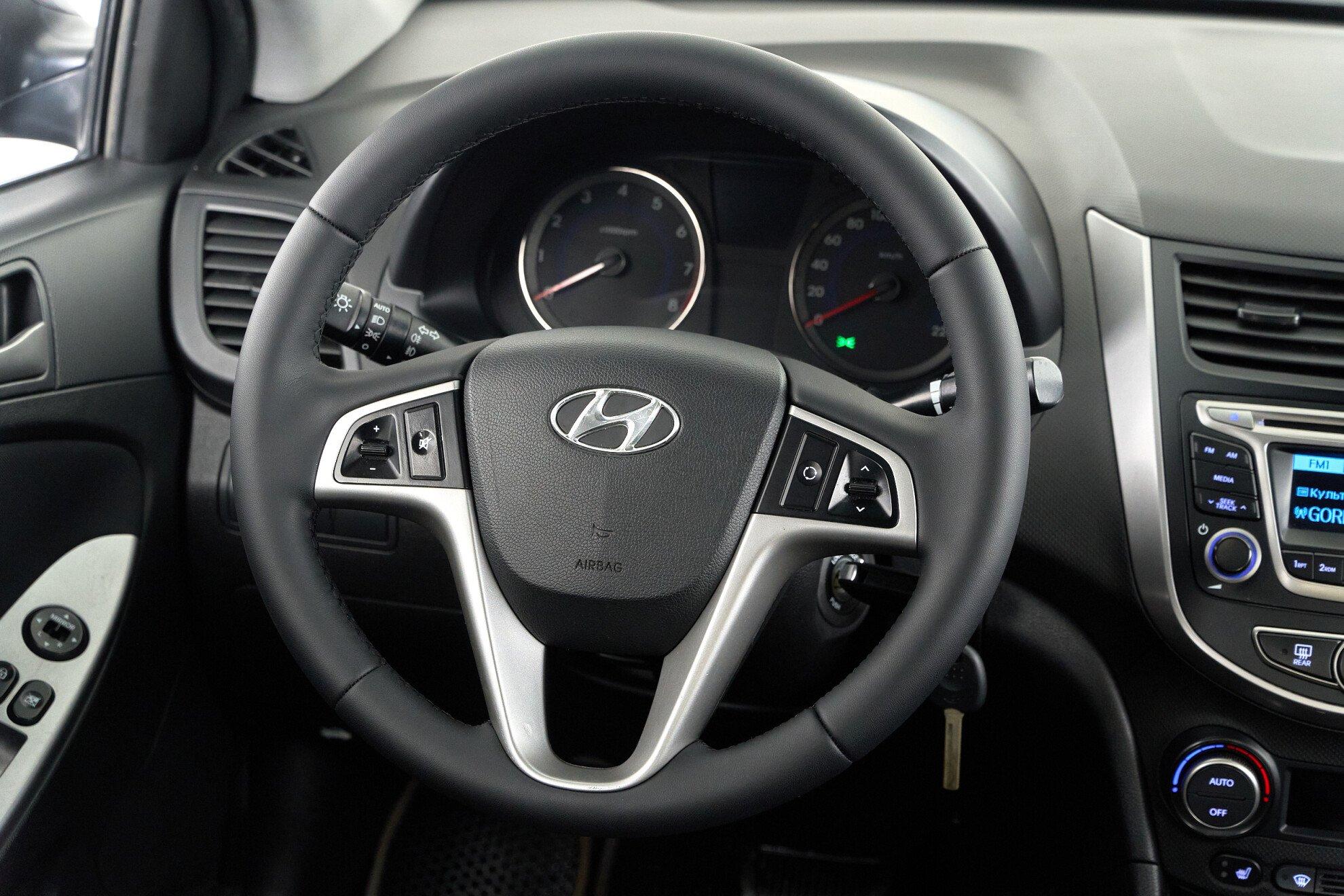 Hyundai Solaris 2016, серый