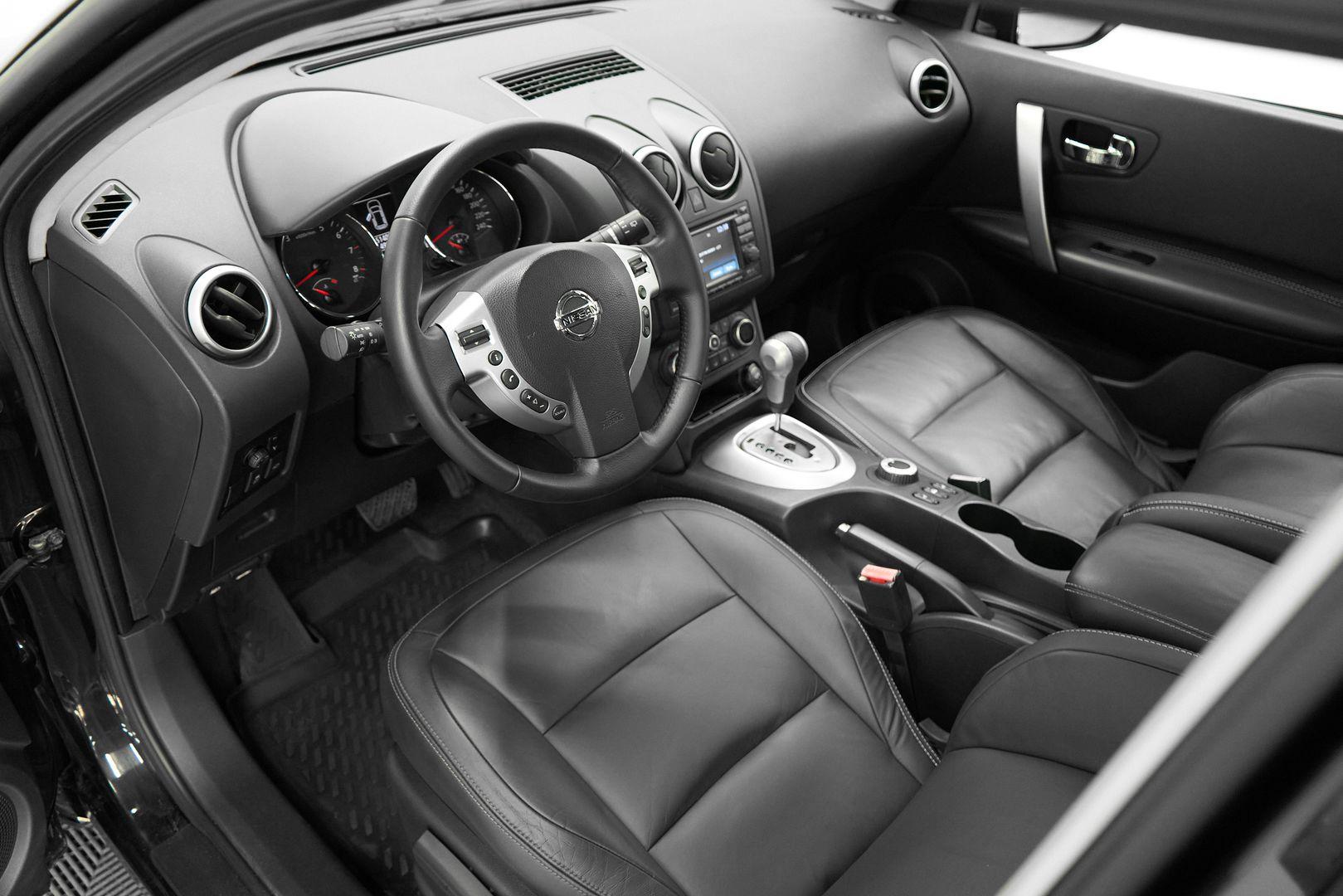 Nissan Qashqai 2011, фиолетовый
