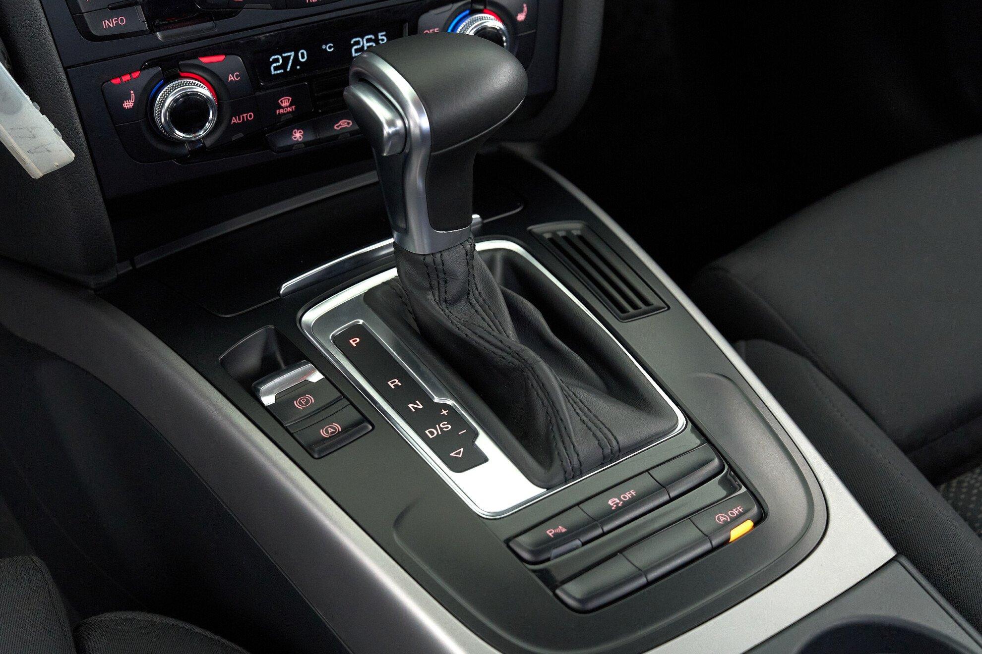 Audi A4 2012, белый