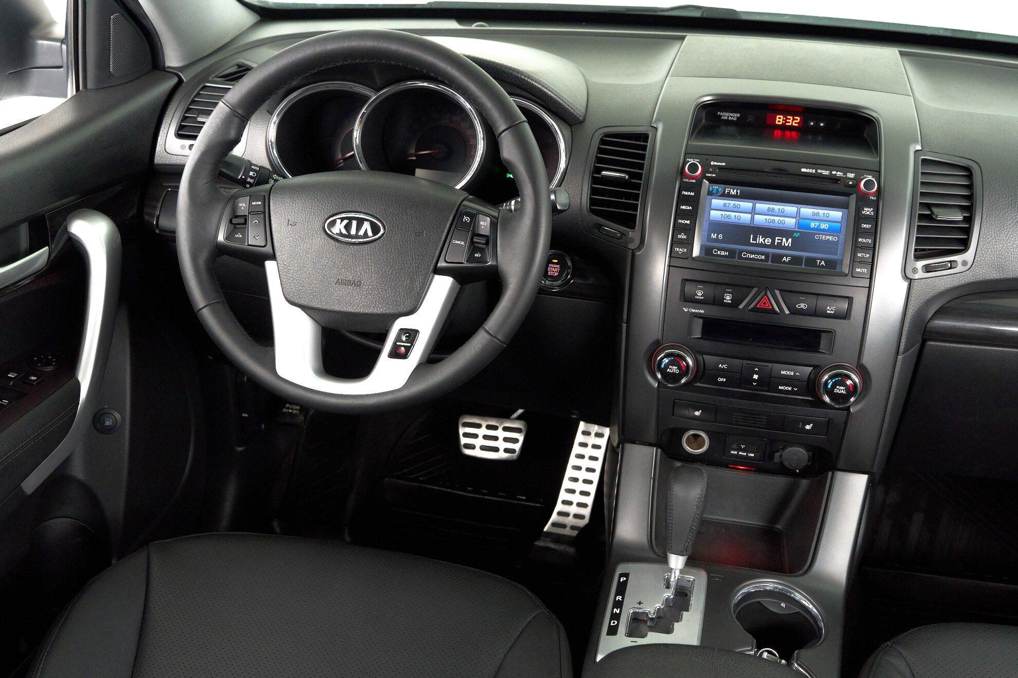 Kia Sorento 2011, белый