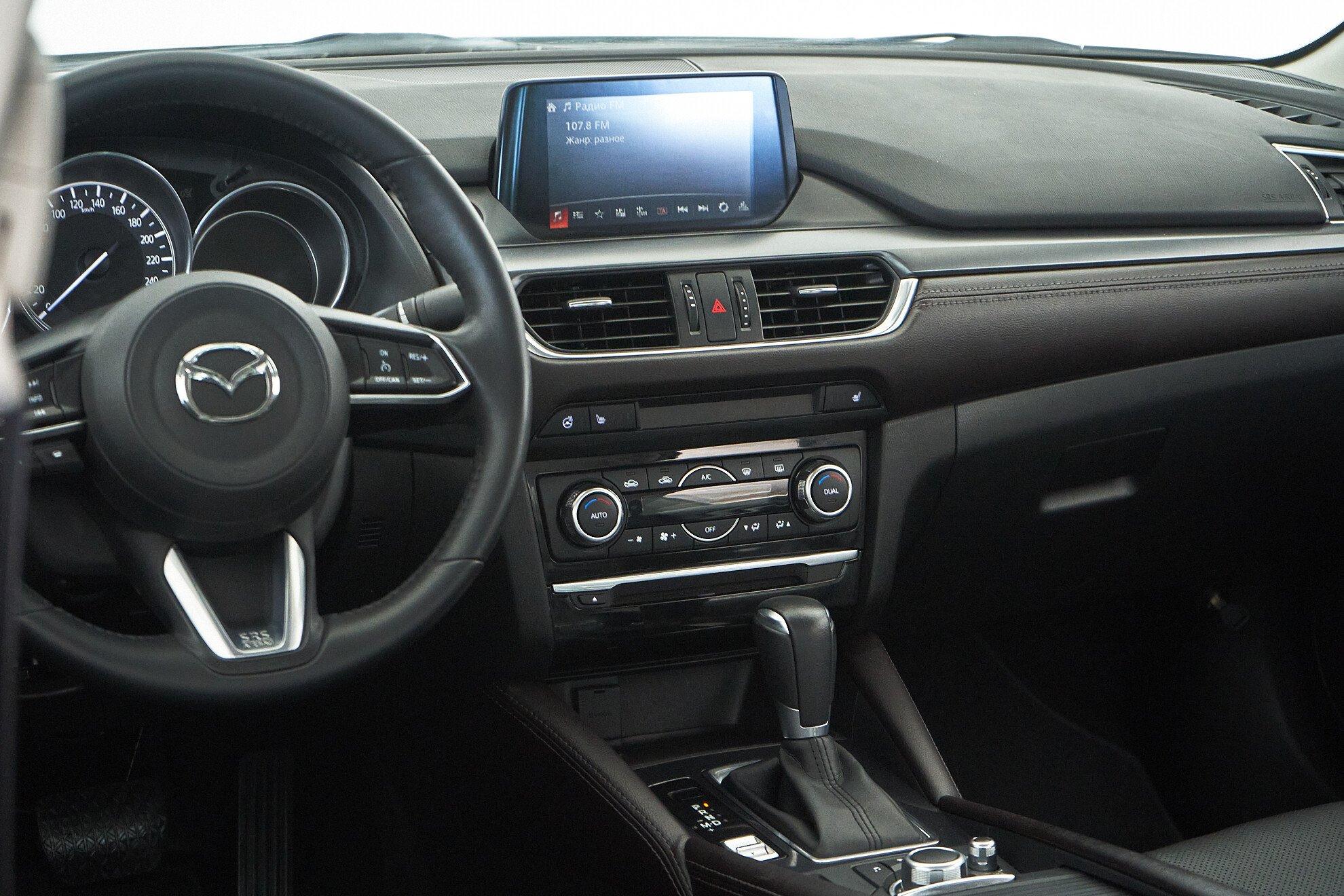 Mazda 6 2016, белый