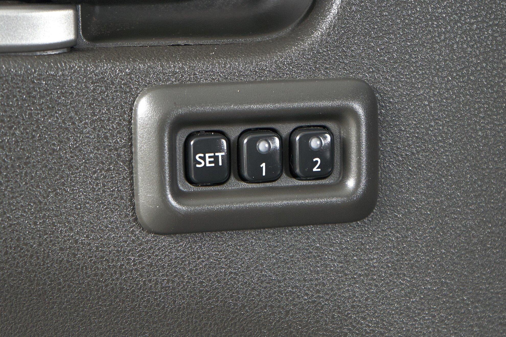 Nissan Pathfinder 2013, синий