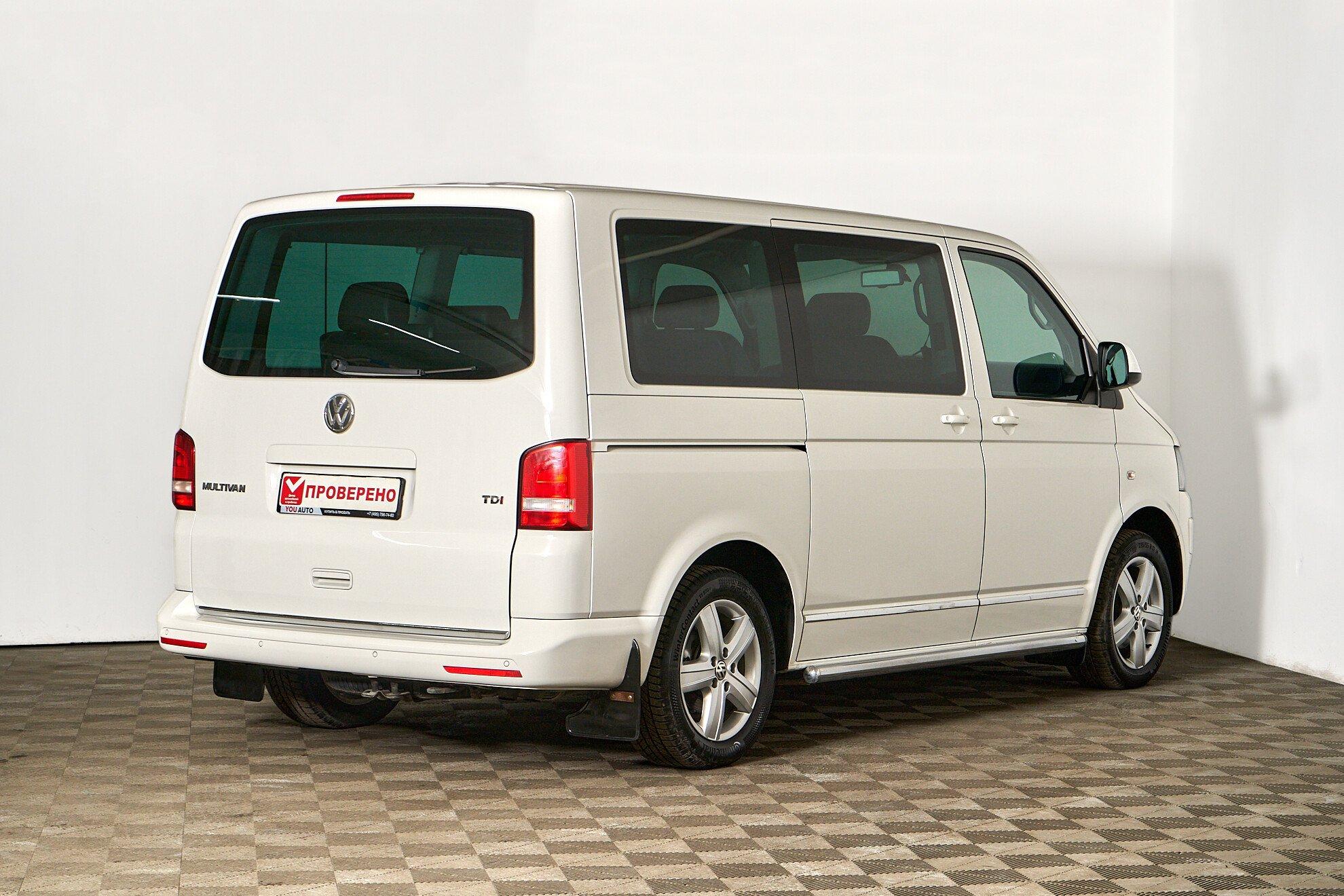 Volkswagen Multivan 2013, белый