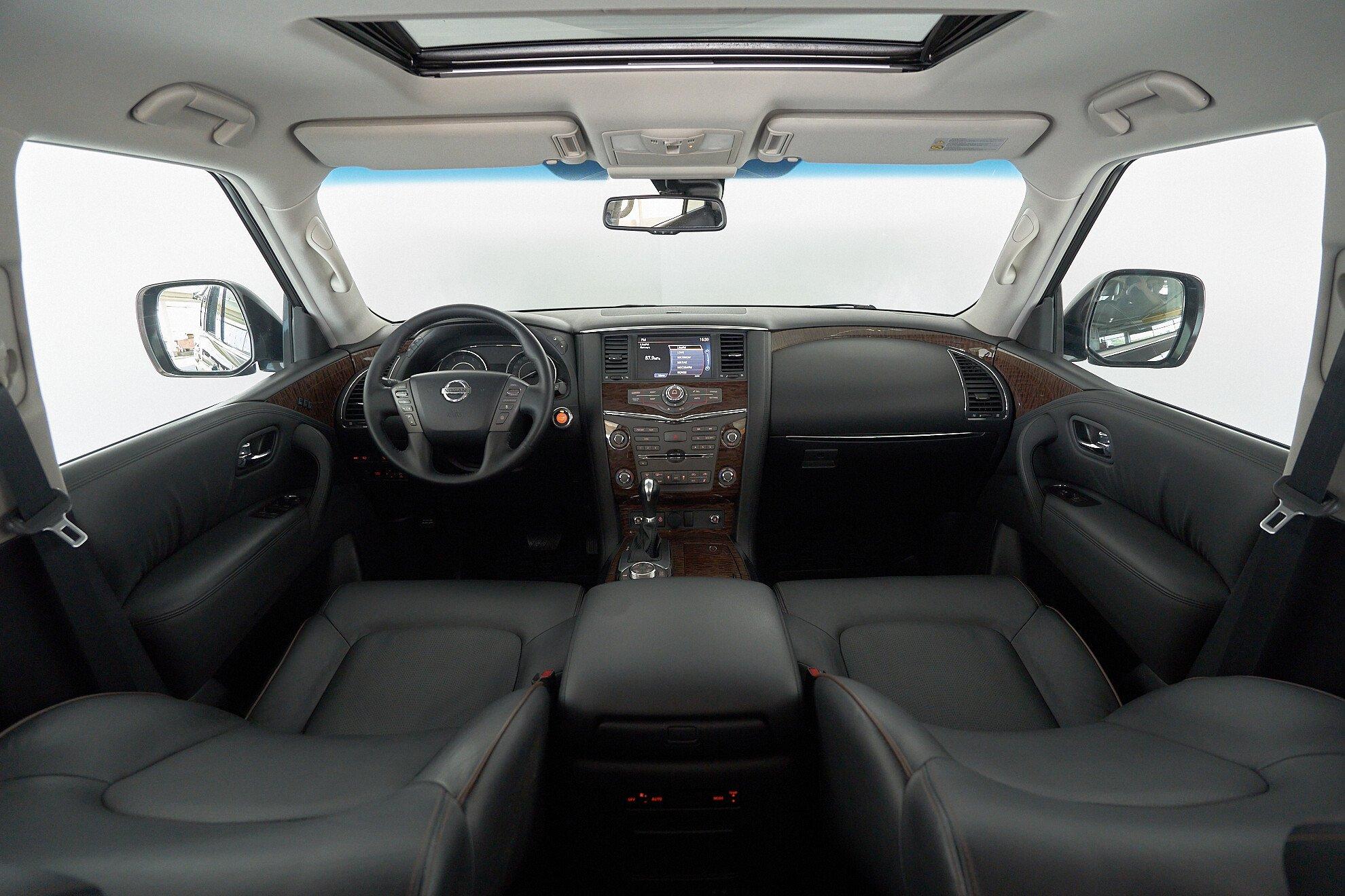 Nissan Patrol 2010, черный