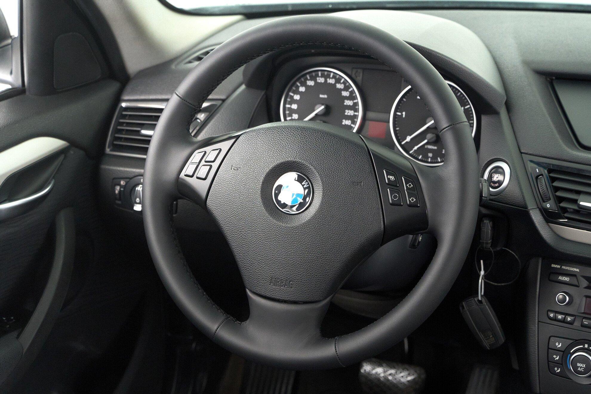 BMW X1 2014, белый