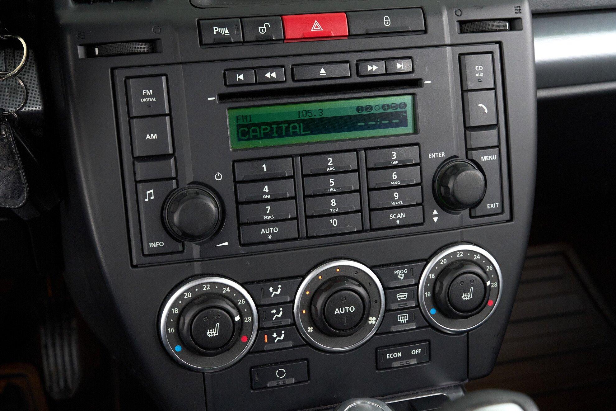 Land Rover Freelander 2009, серый