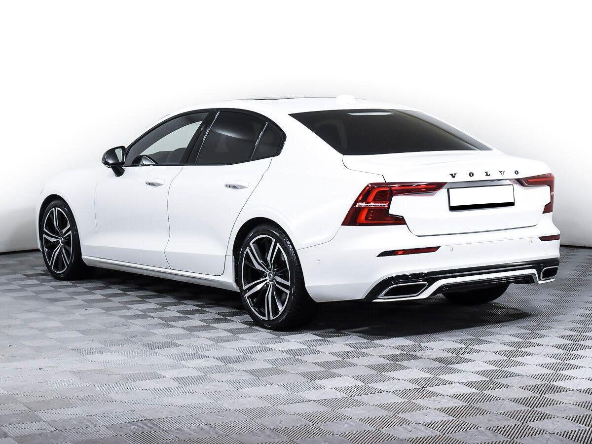Volvo S60 2022, белый