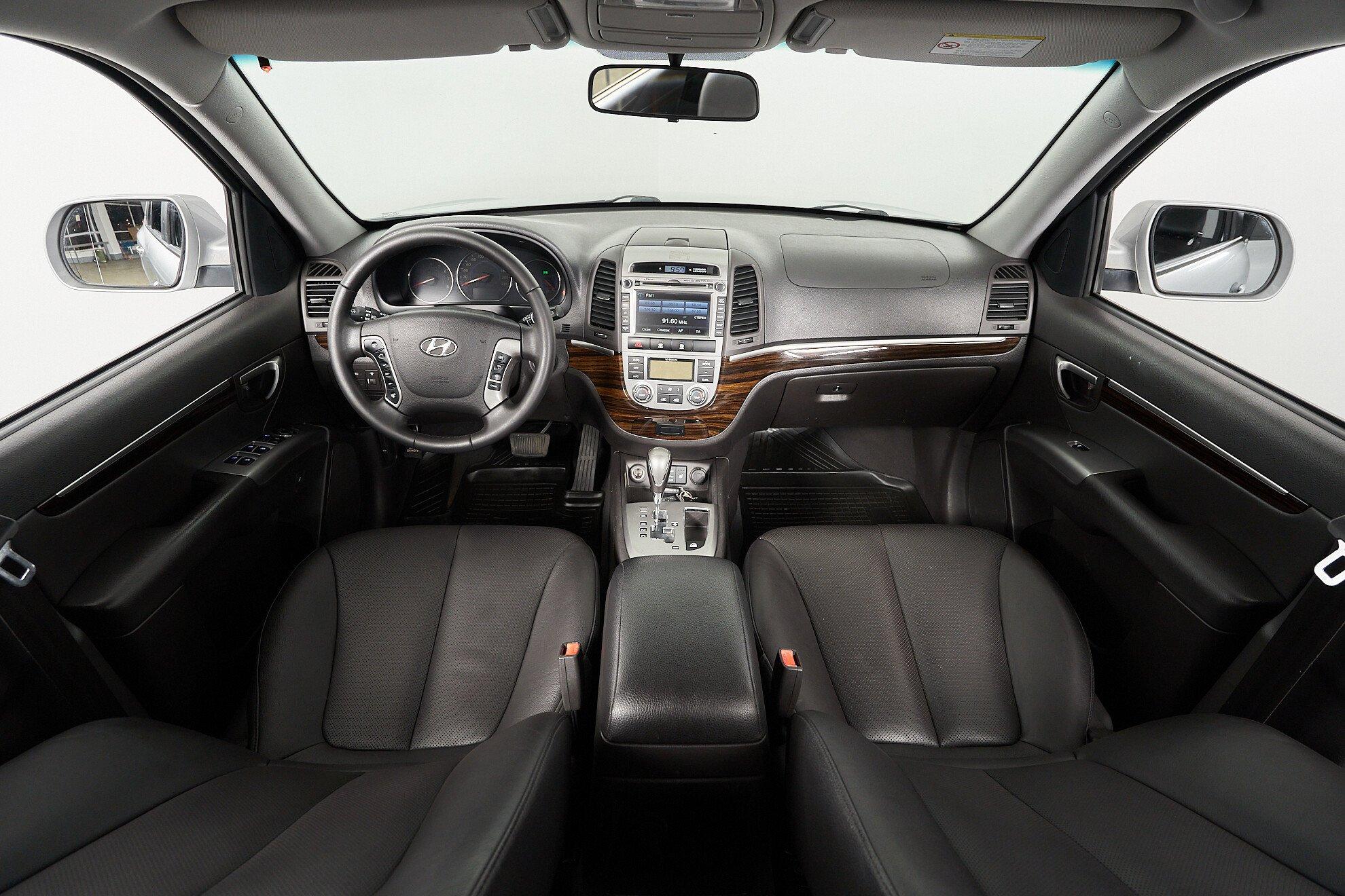 Hyundai Santa Fe 2011, серебряный