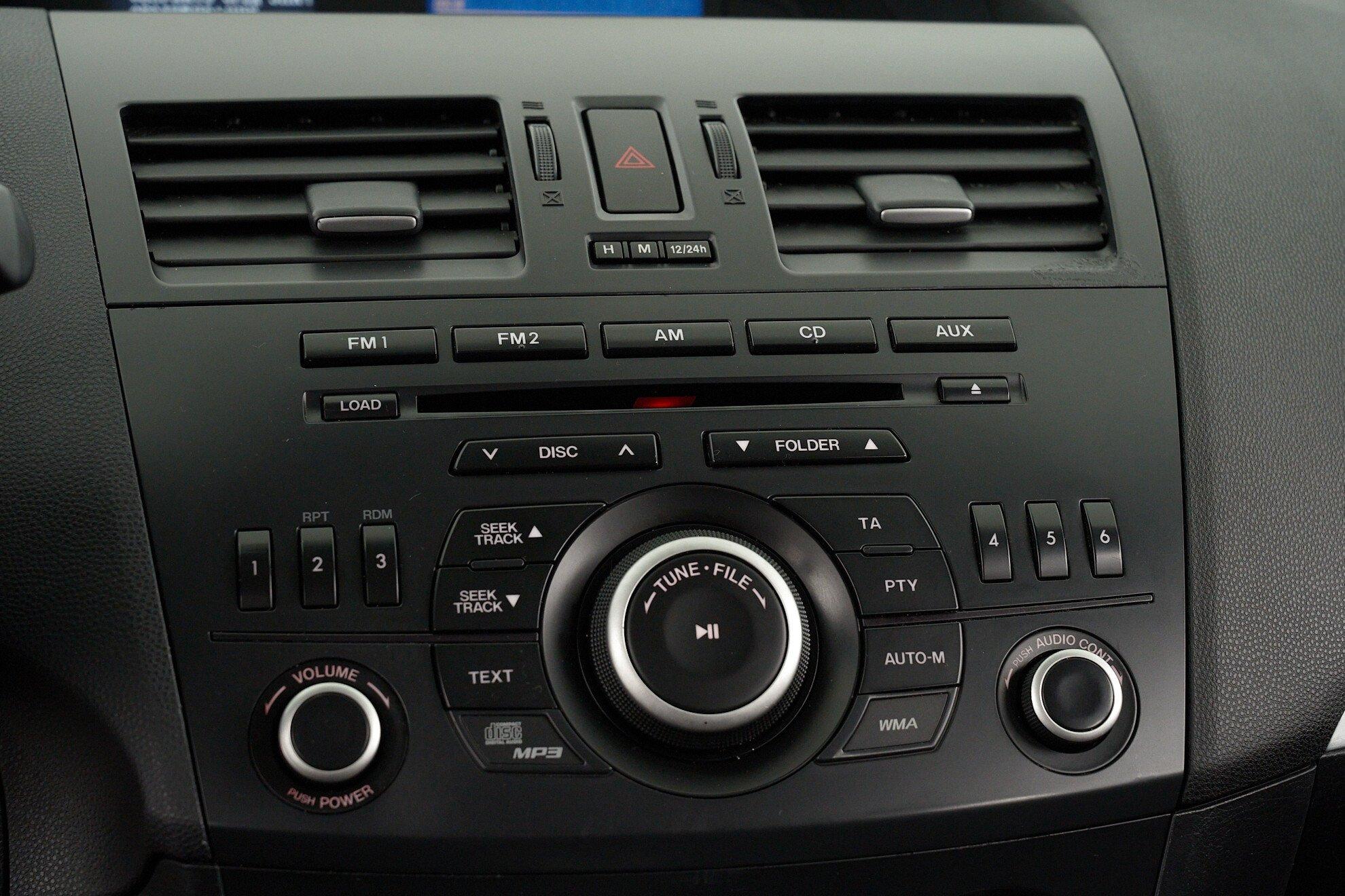 Mazda 3 2013, белый