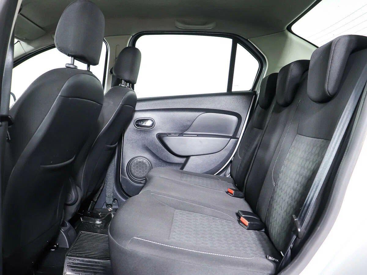 Renault Logan 2018, серебряный