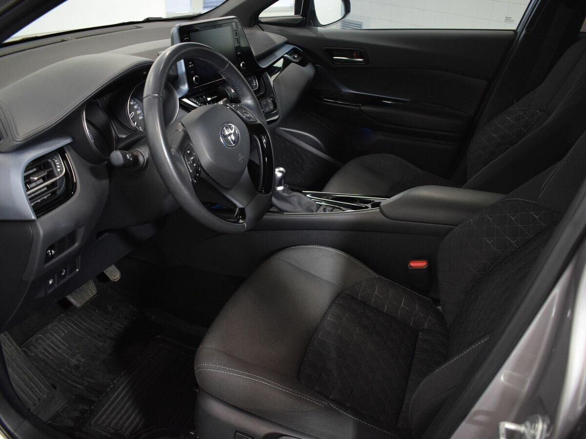 Toyota C-HR 2021, серый