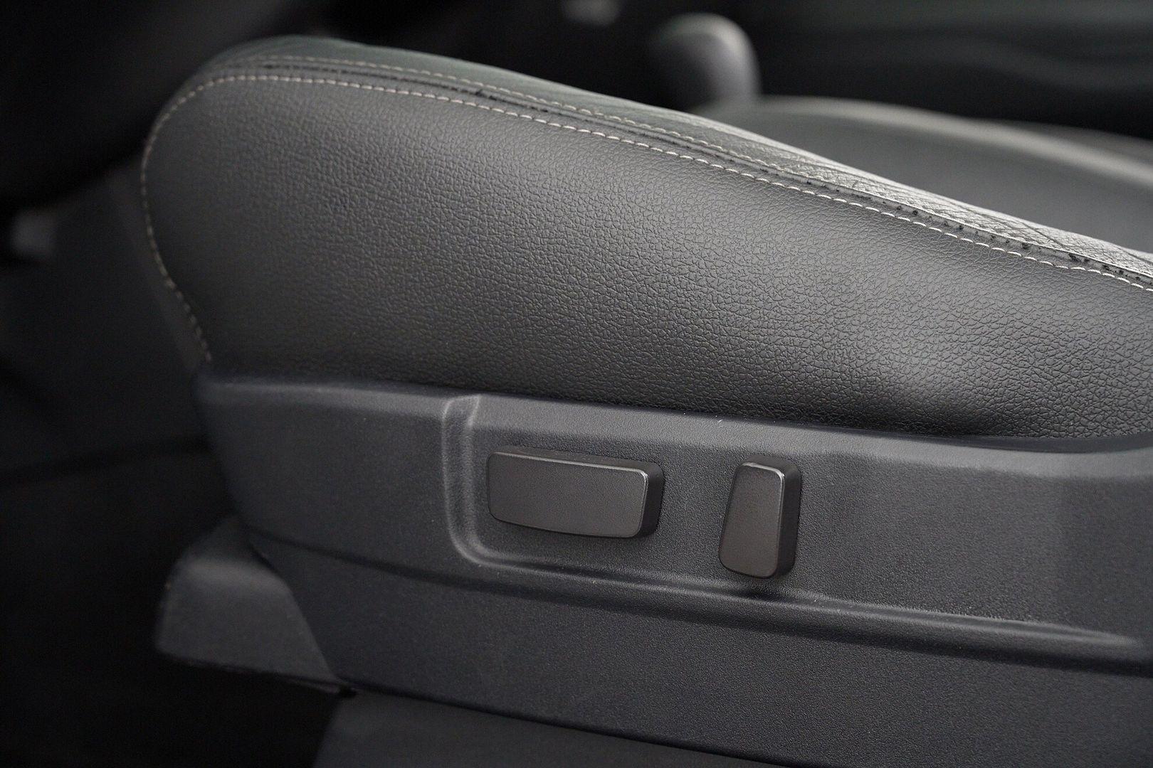 Mitsubishi Outlander 2013, белый