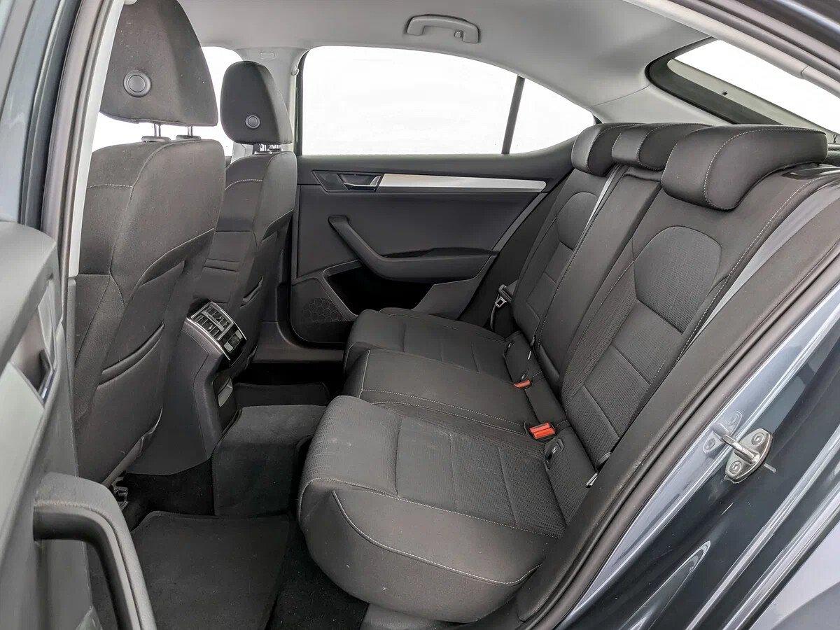 Skoda Superb 2019, серый