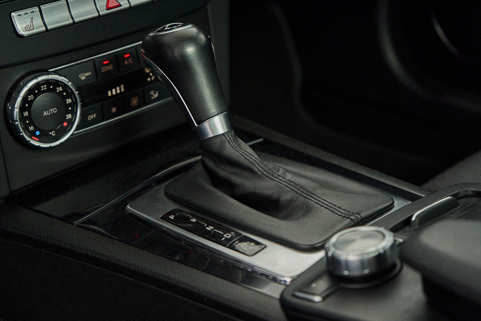 Mercedes-Benz C-Класс 2012, черный