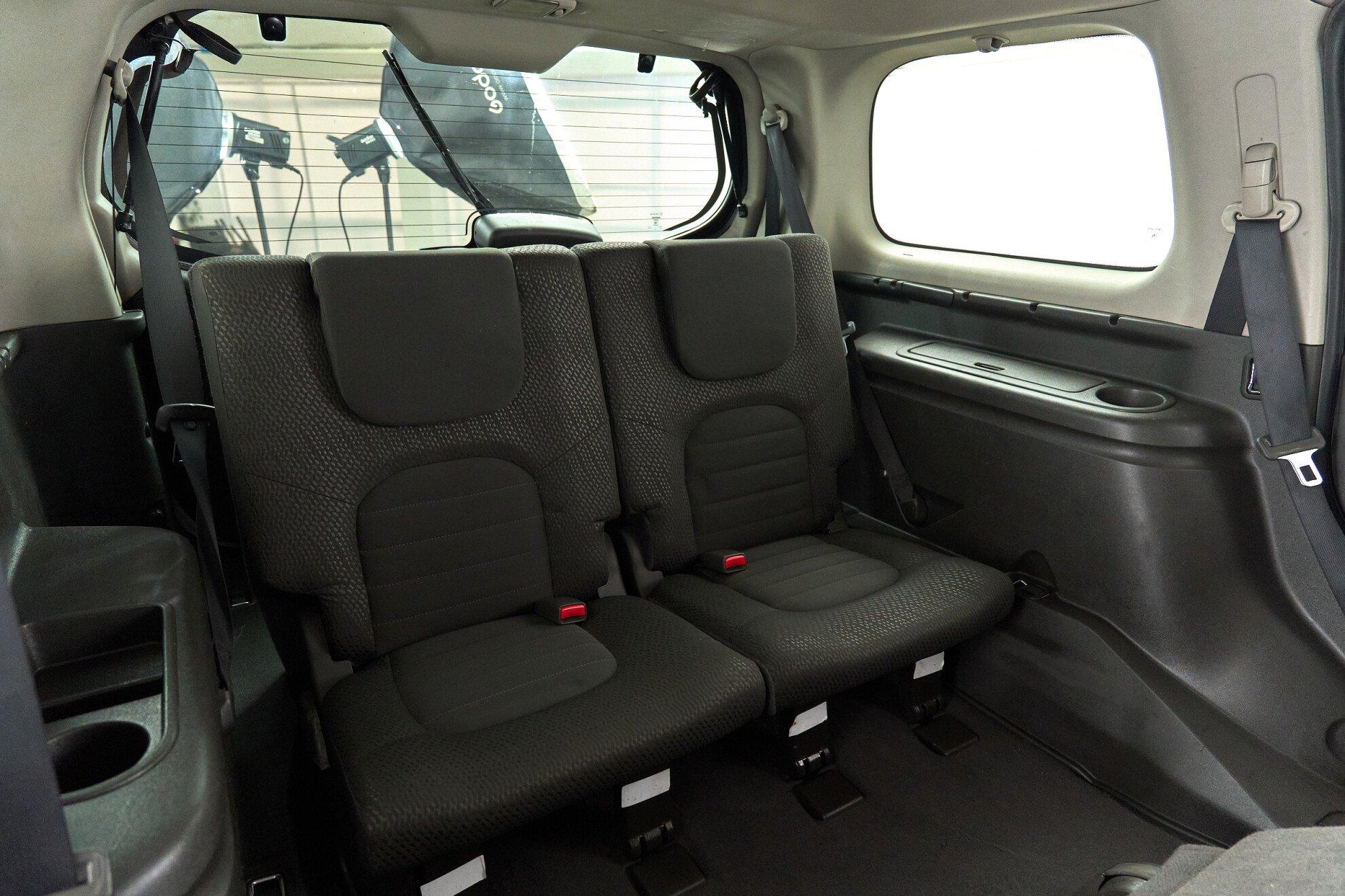 Nissan Pathfinder 2011, белый