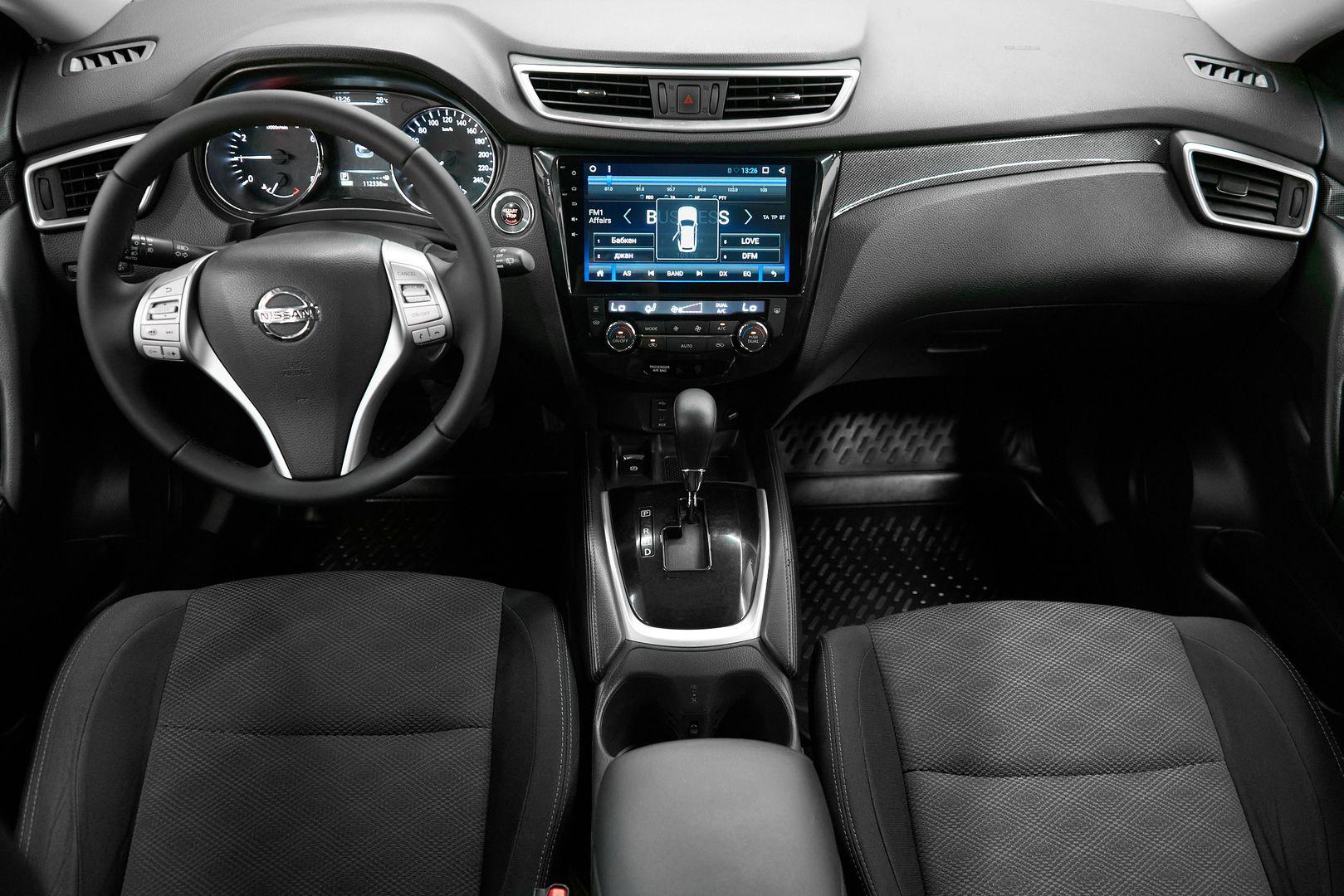 Nissan X-Trail 2018, черный