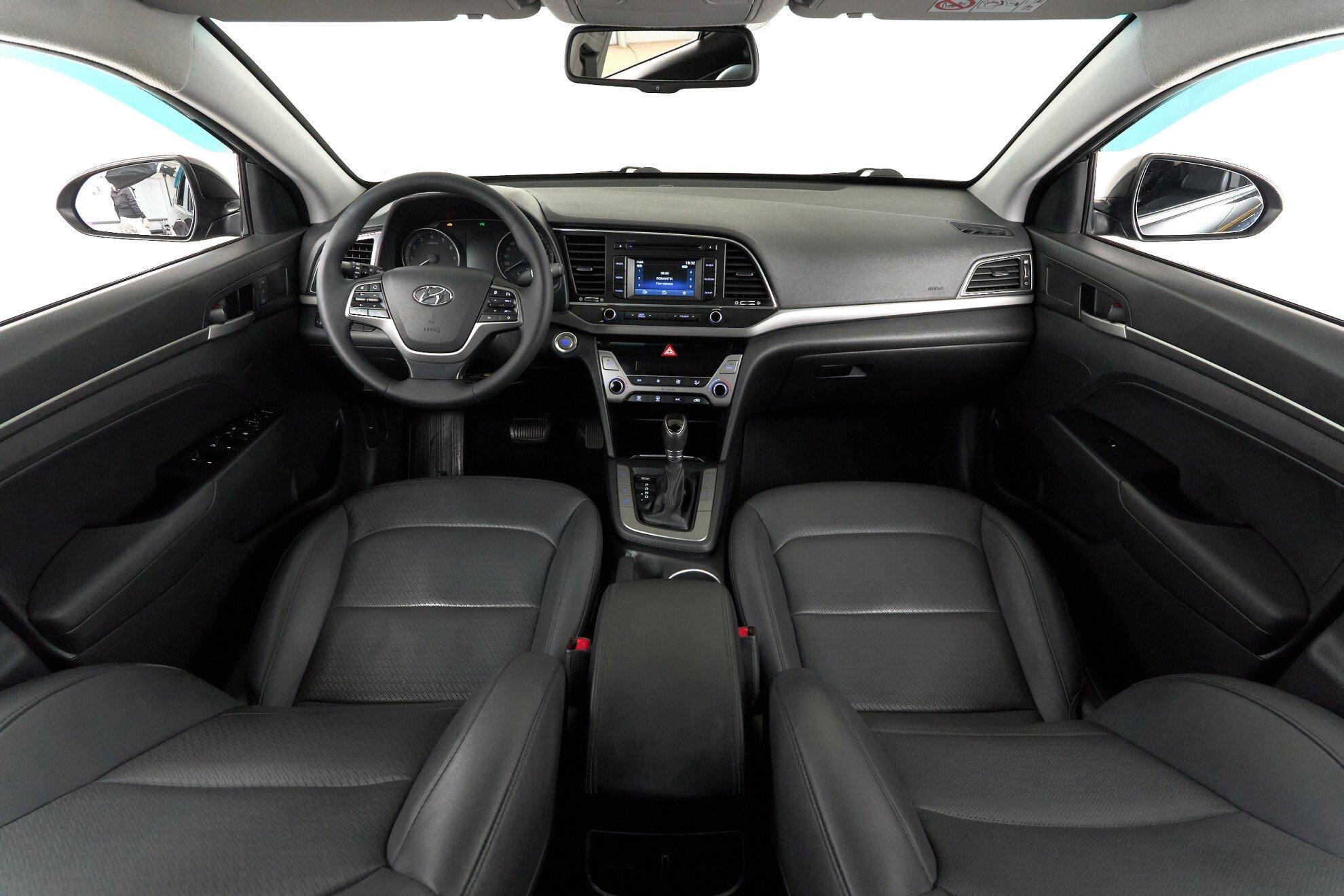 Hyundai Elantra 2016, черный