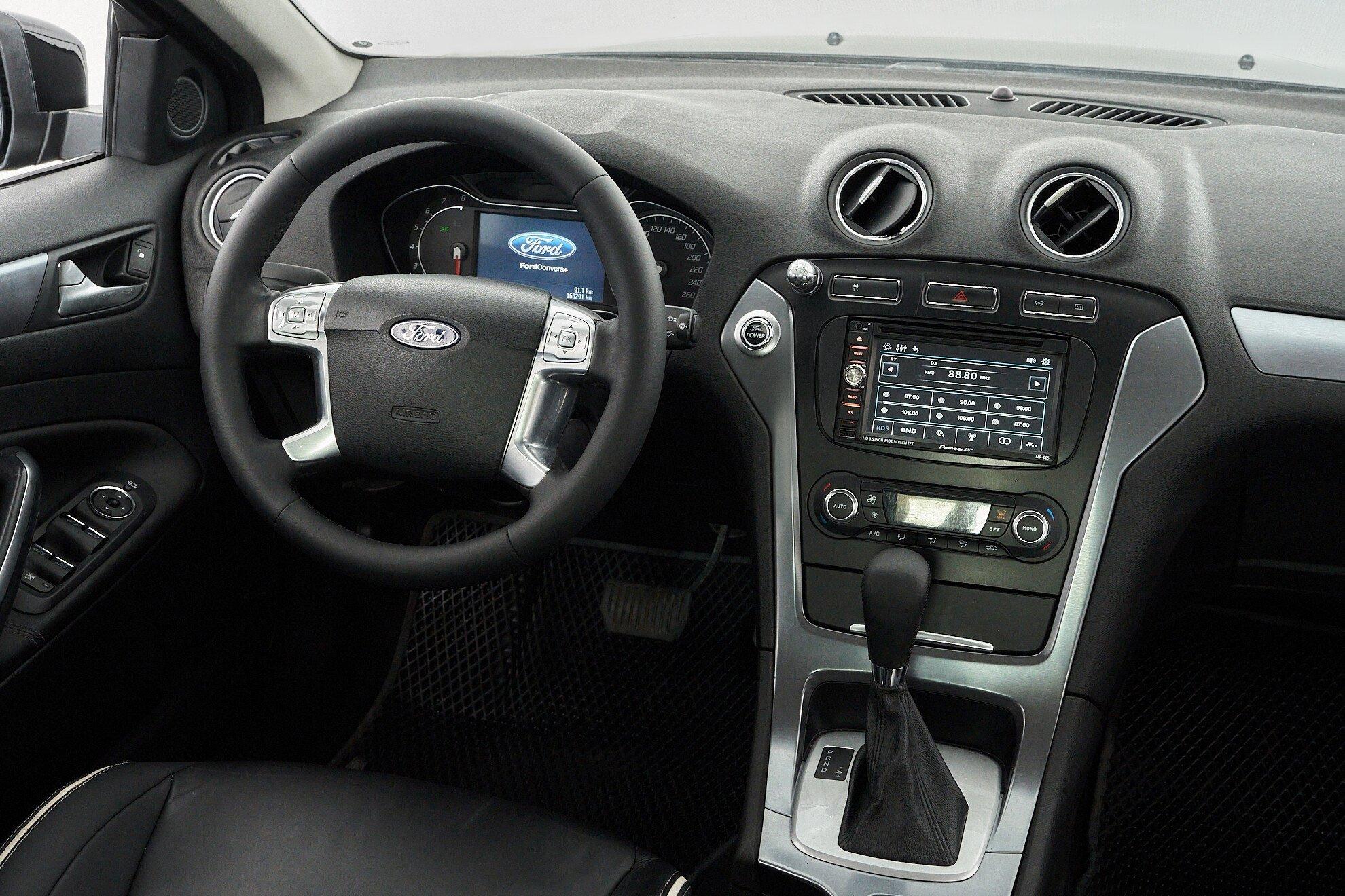 Ford Mondeo 2012, черный