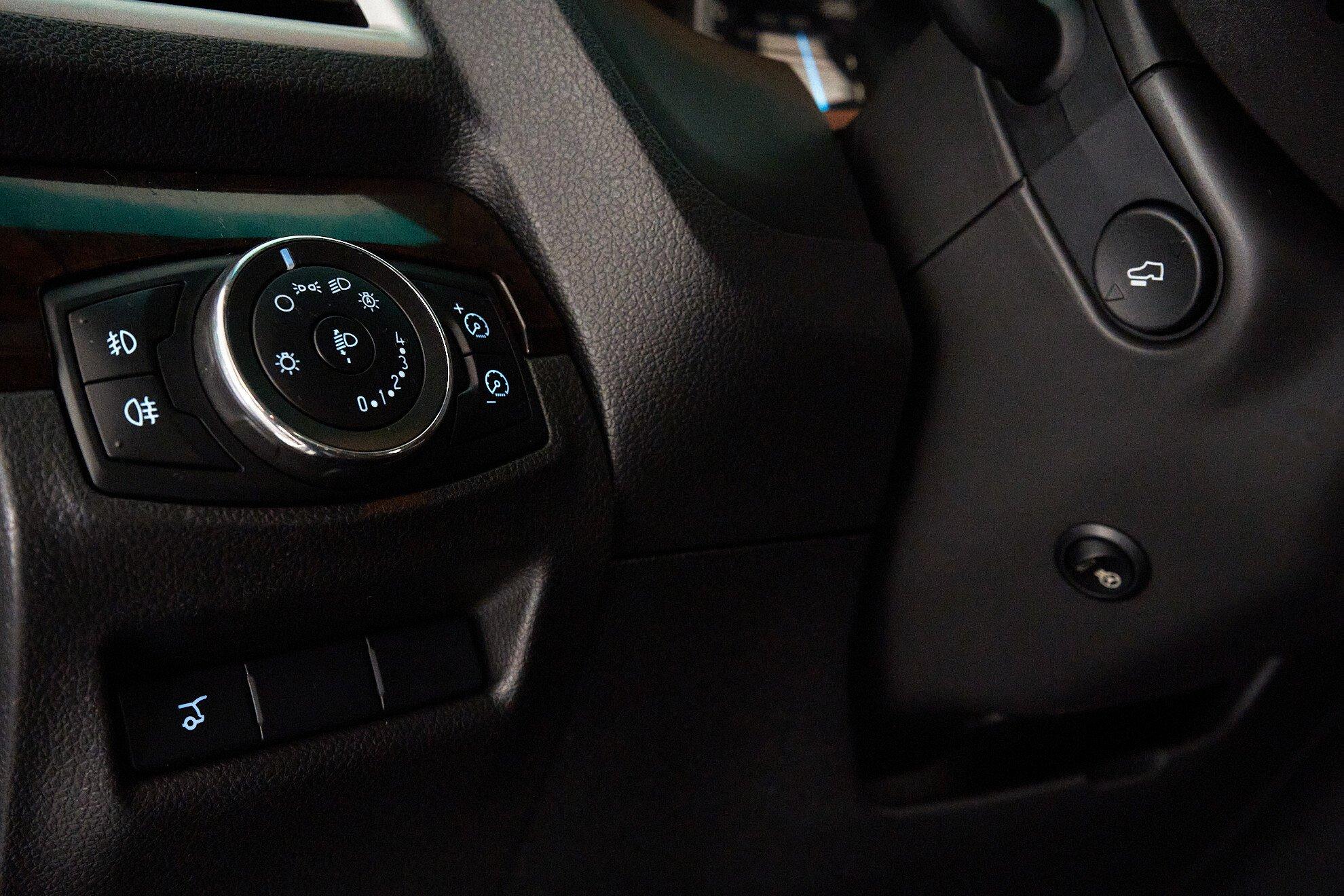 Ford Explorer 2014, серый