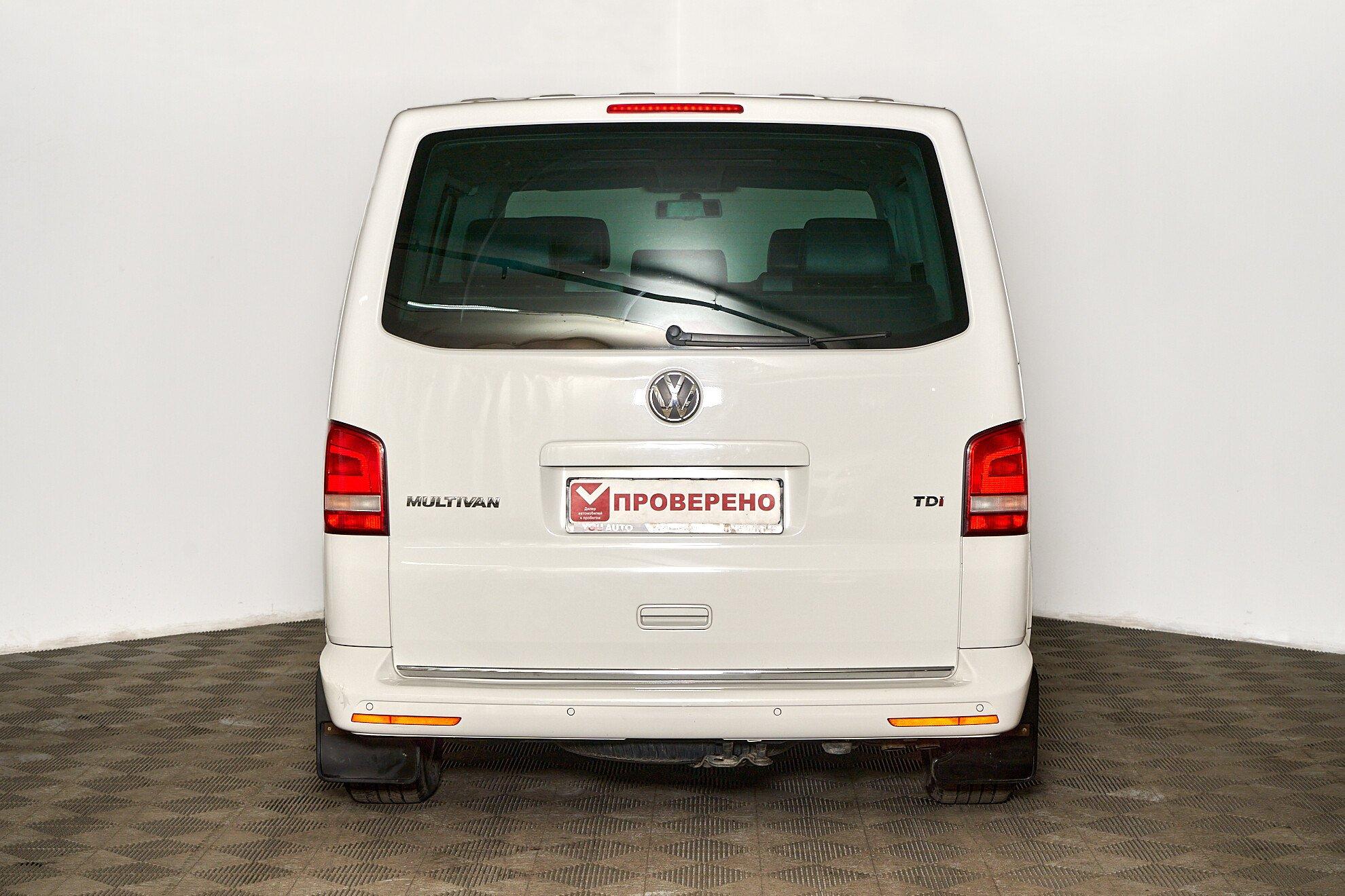 Volkswagen Multivan 2013, белый