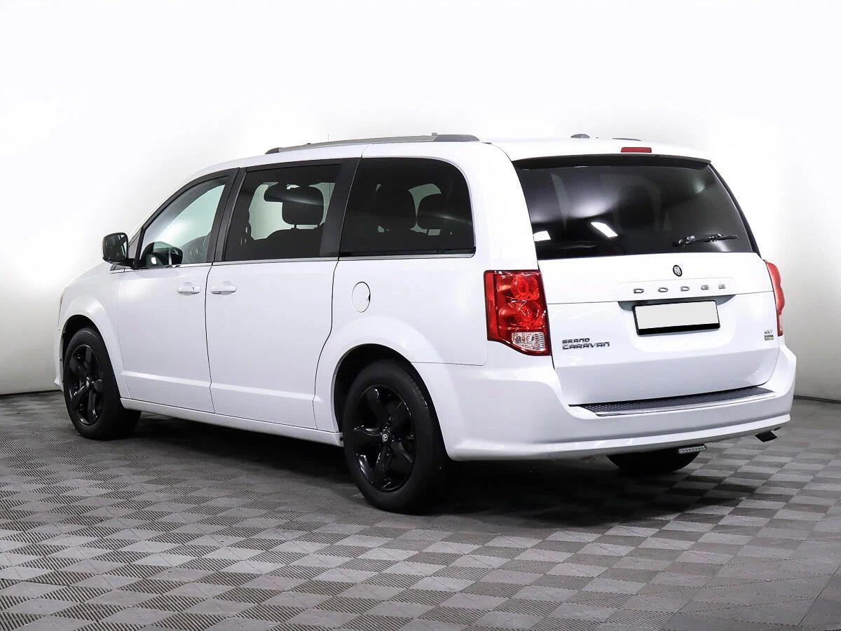 Dodge Caravan 2015, белый