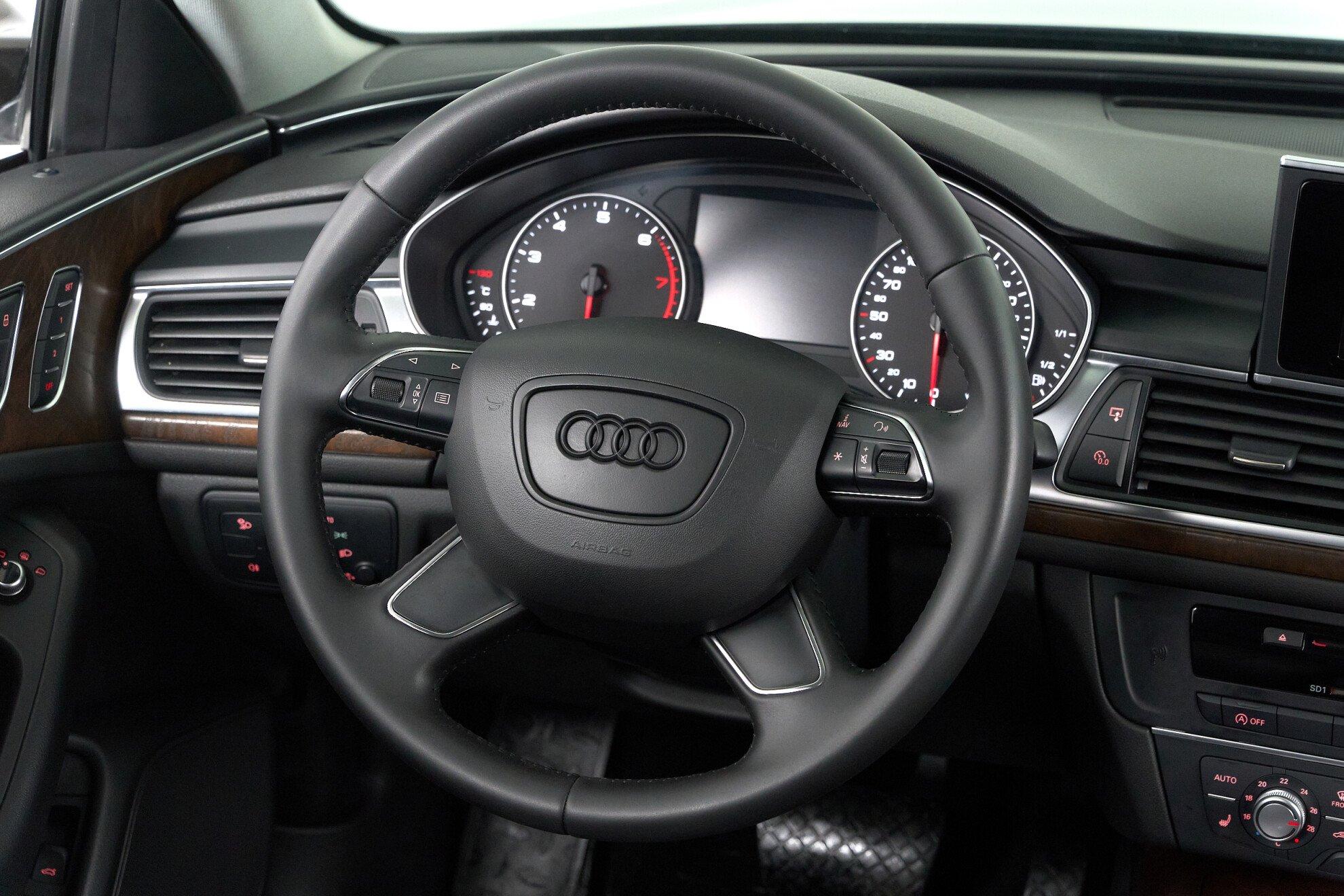 Audi A6 2014, черный