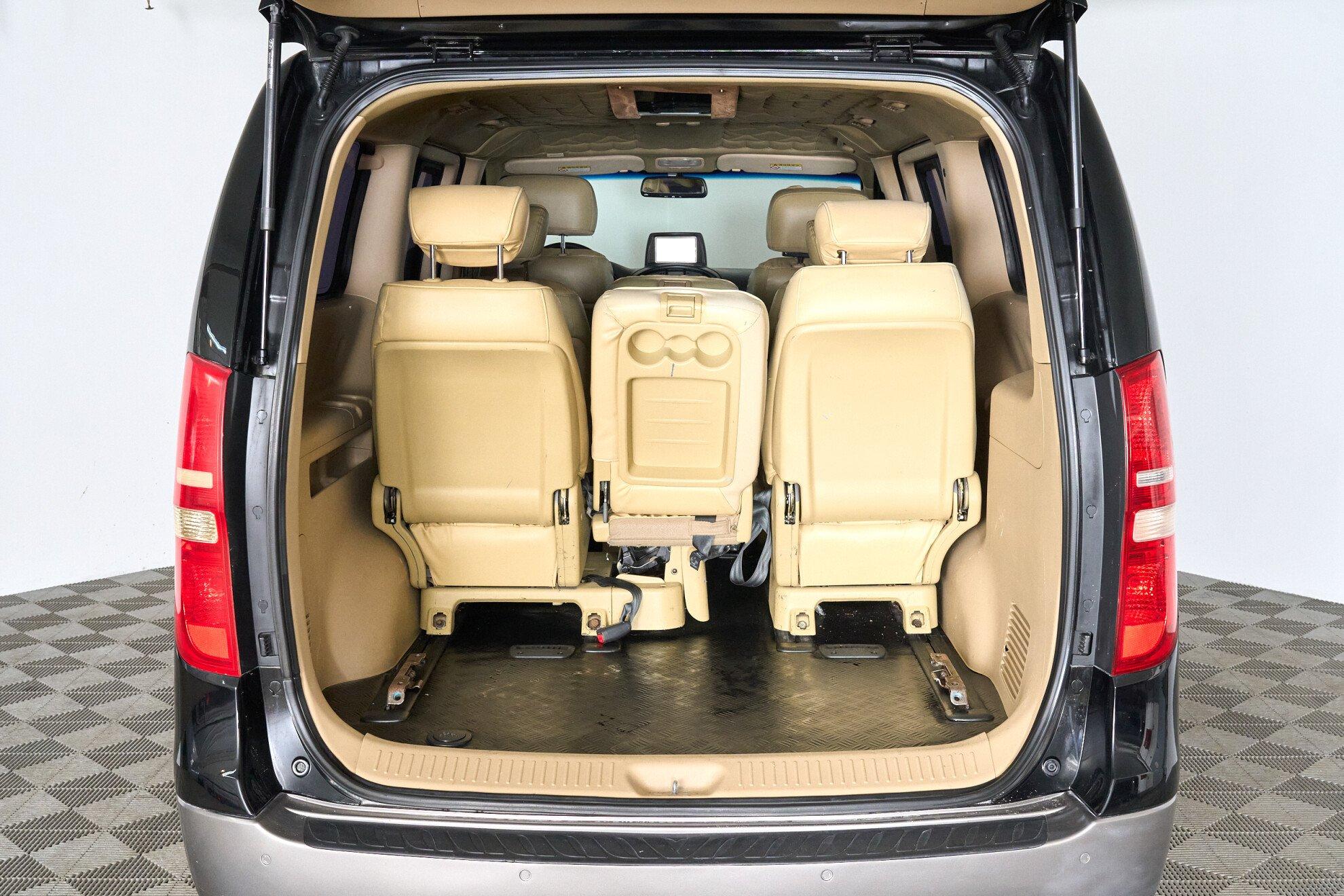 Hyundai Grand Starex 2011, черный