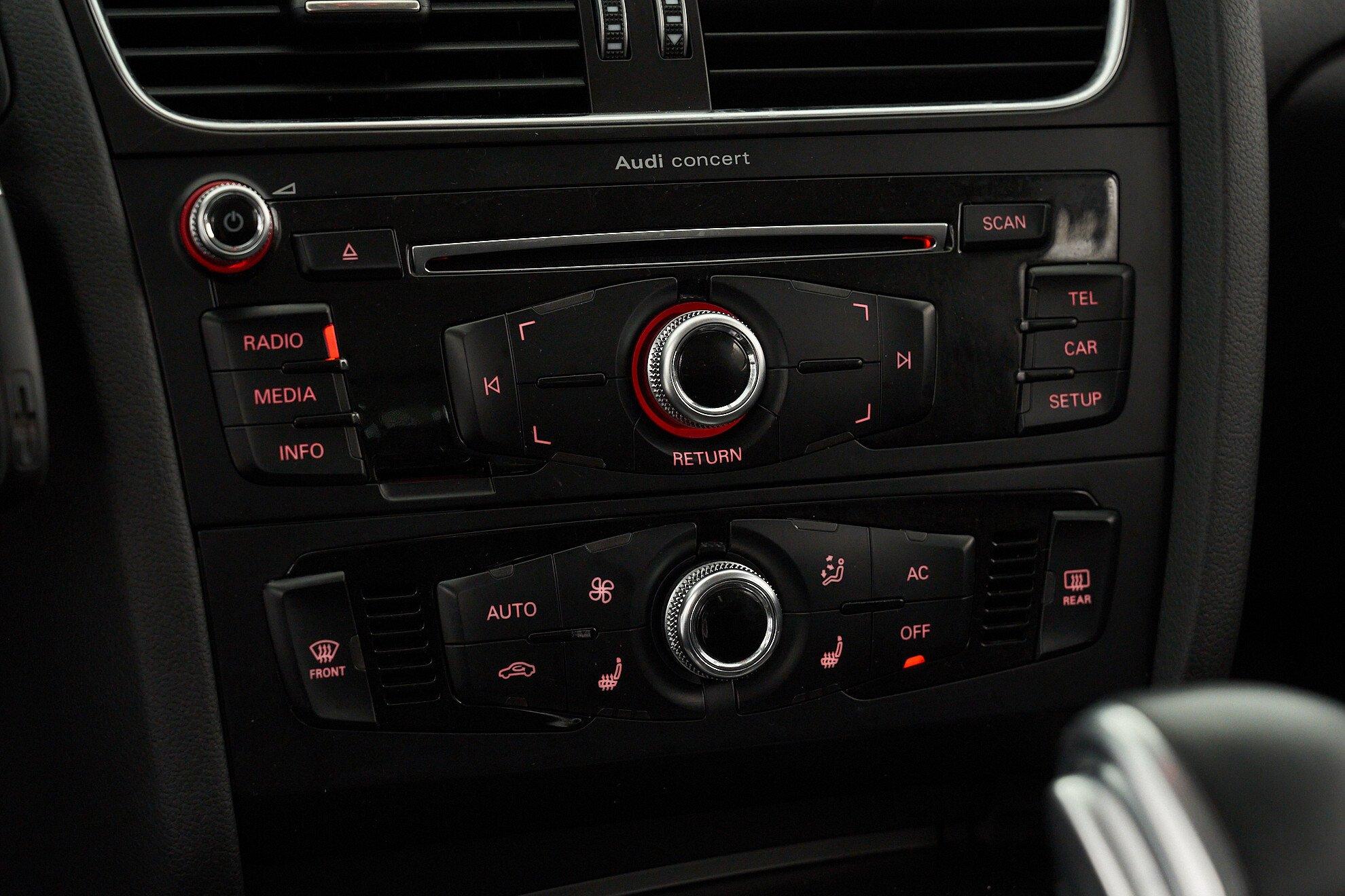 Audi A4 2012, белый