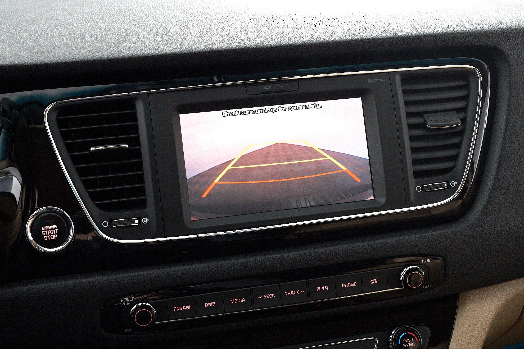 Kia Carnival 2016, черный