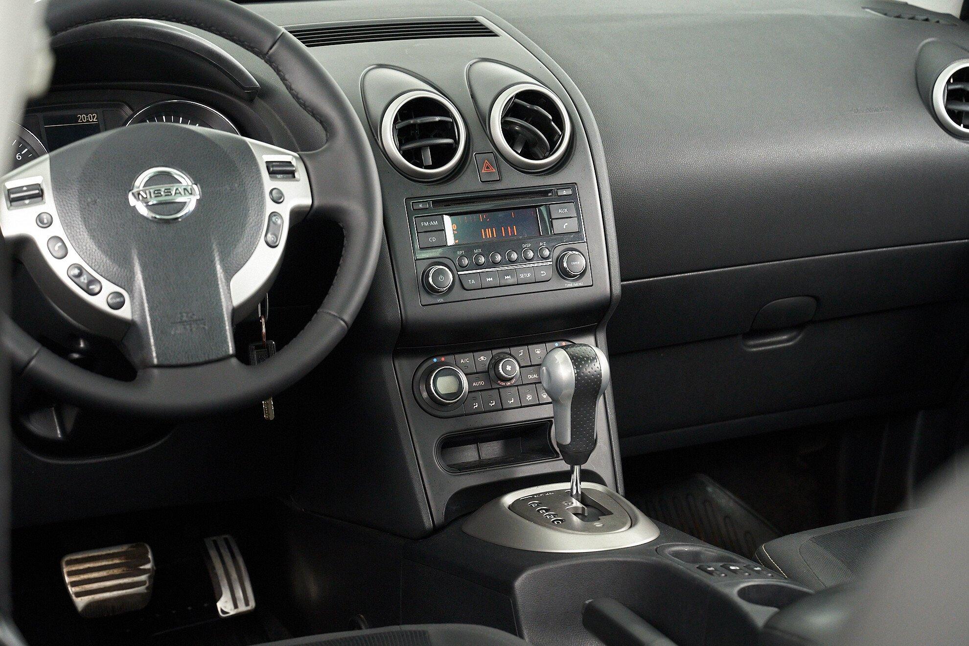 Nissan Qashqai 2012, черный