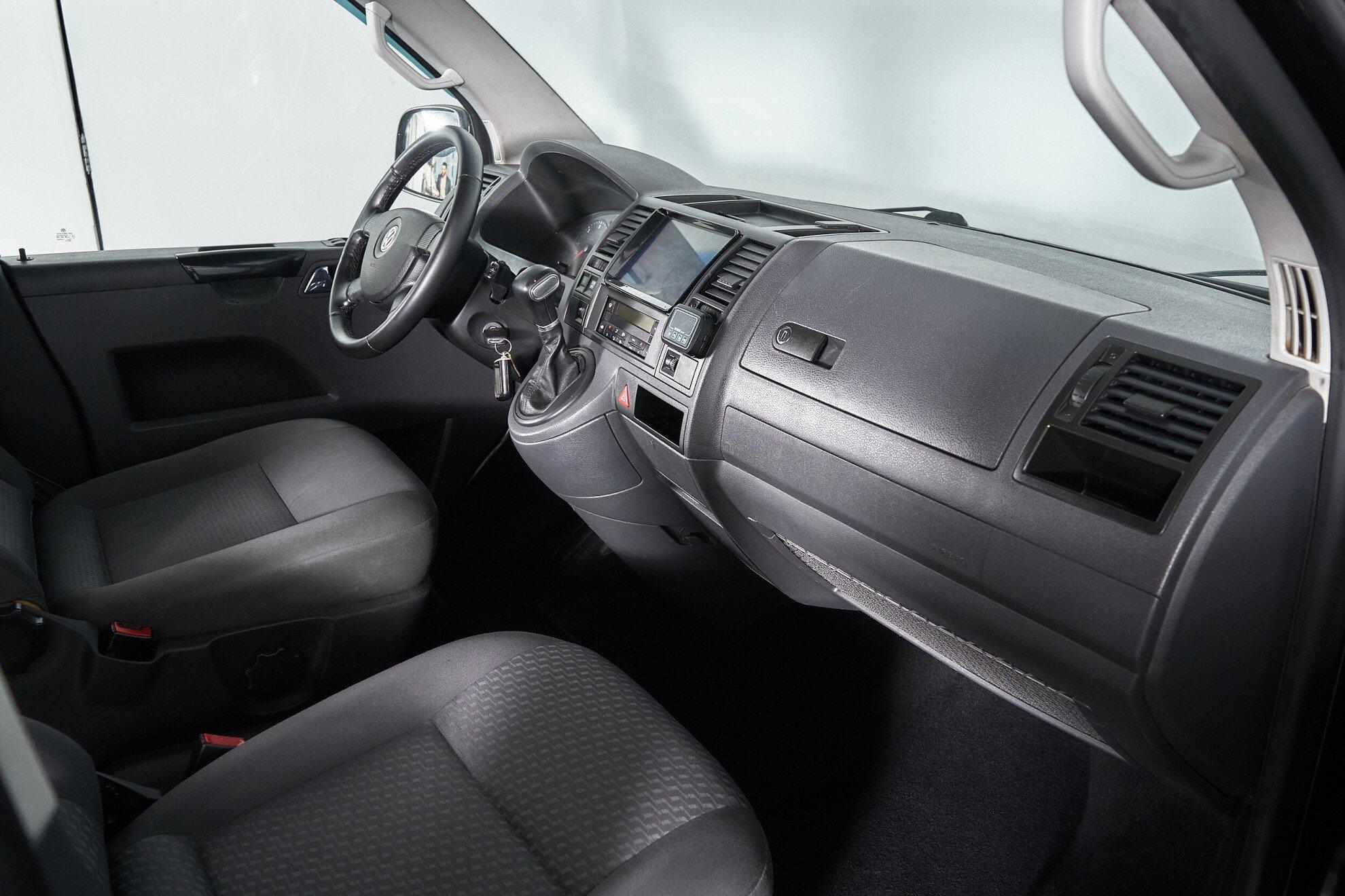 Volkswagen Caravelle 2008, черный