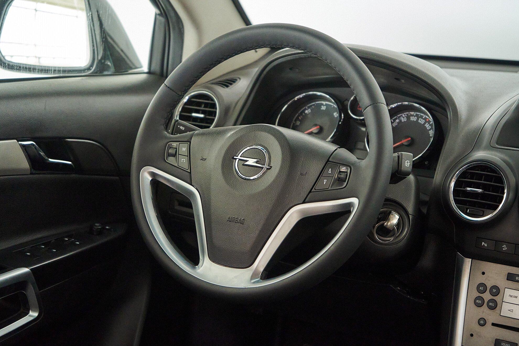 Opel Antara 2013, черный