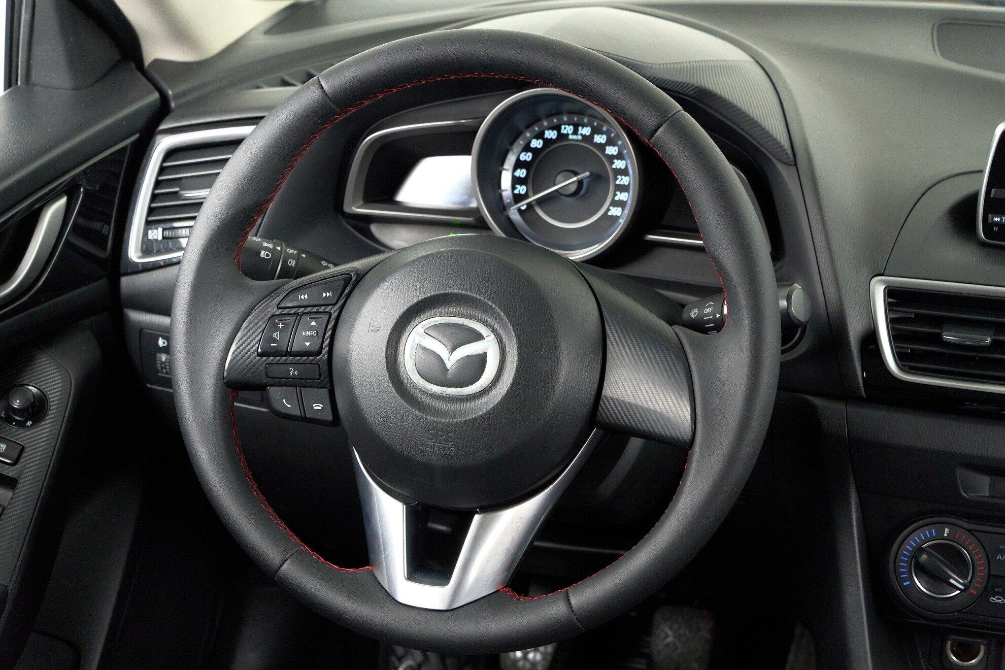 Mazda 3 2014, черный
