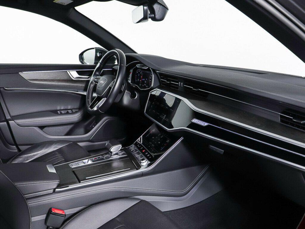 Audi A6 2020, серый